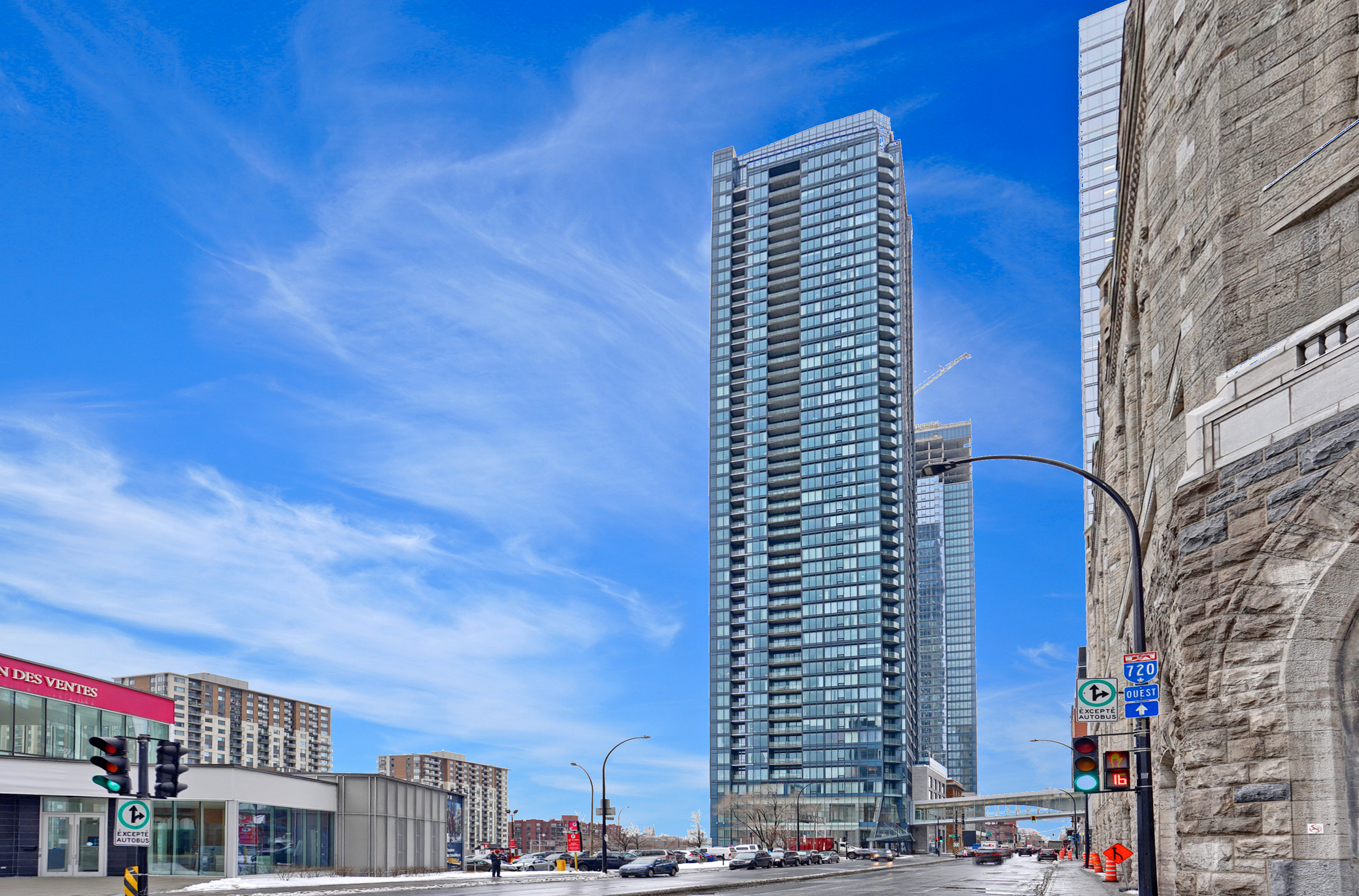 Corporate_Housing_Montreal_at_Tour_des_Canadiens_2