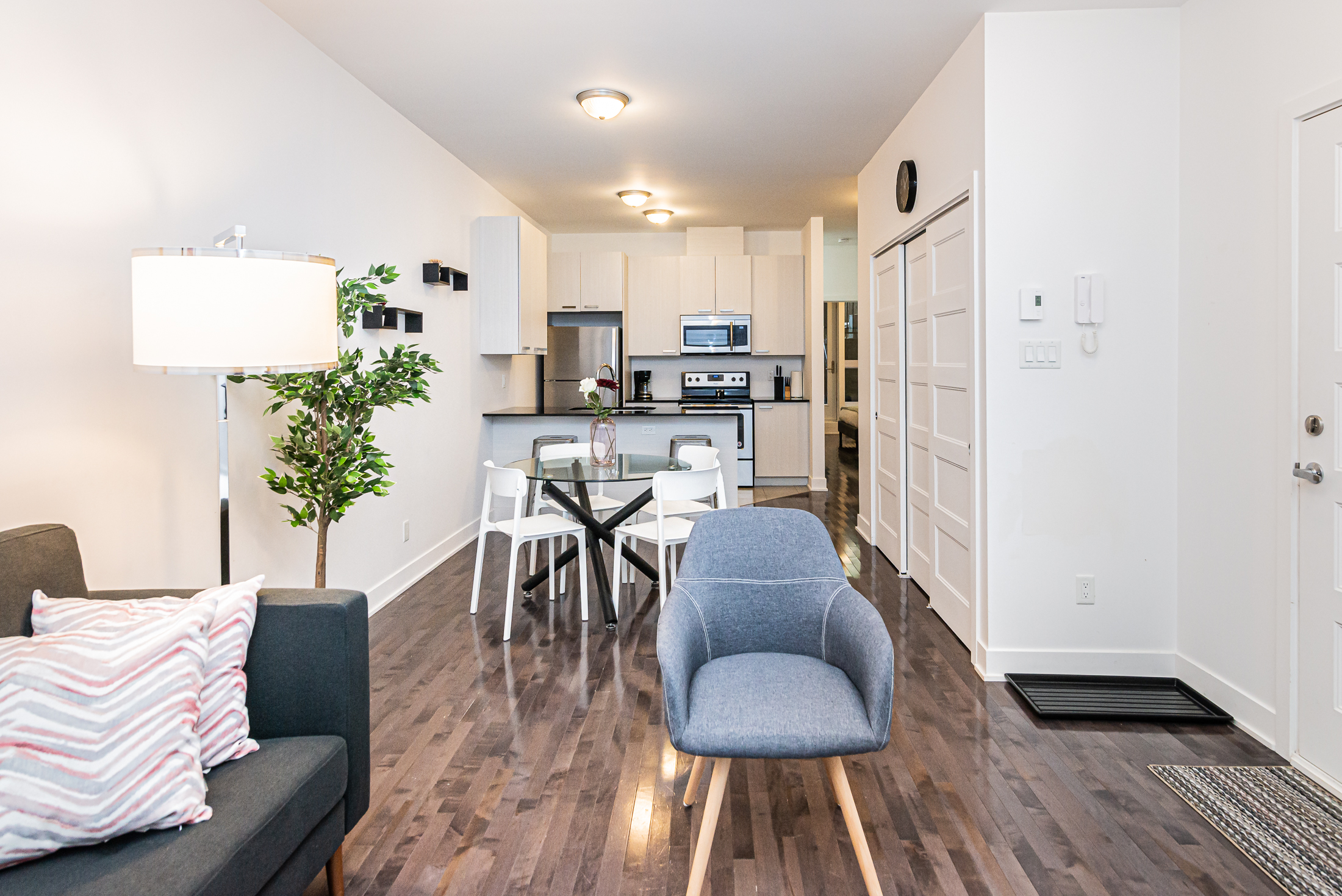 St-Do_living-room_area