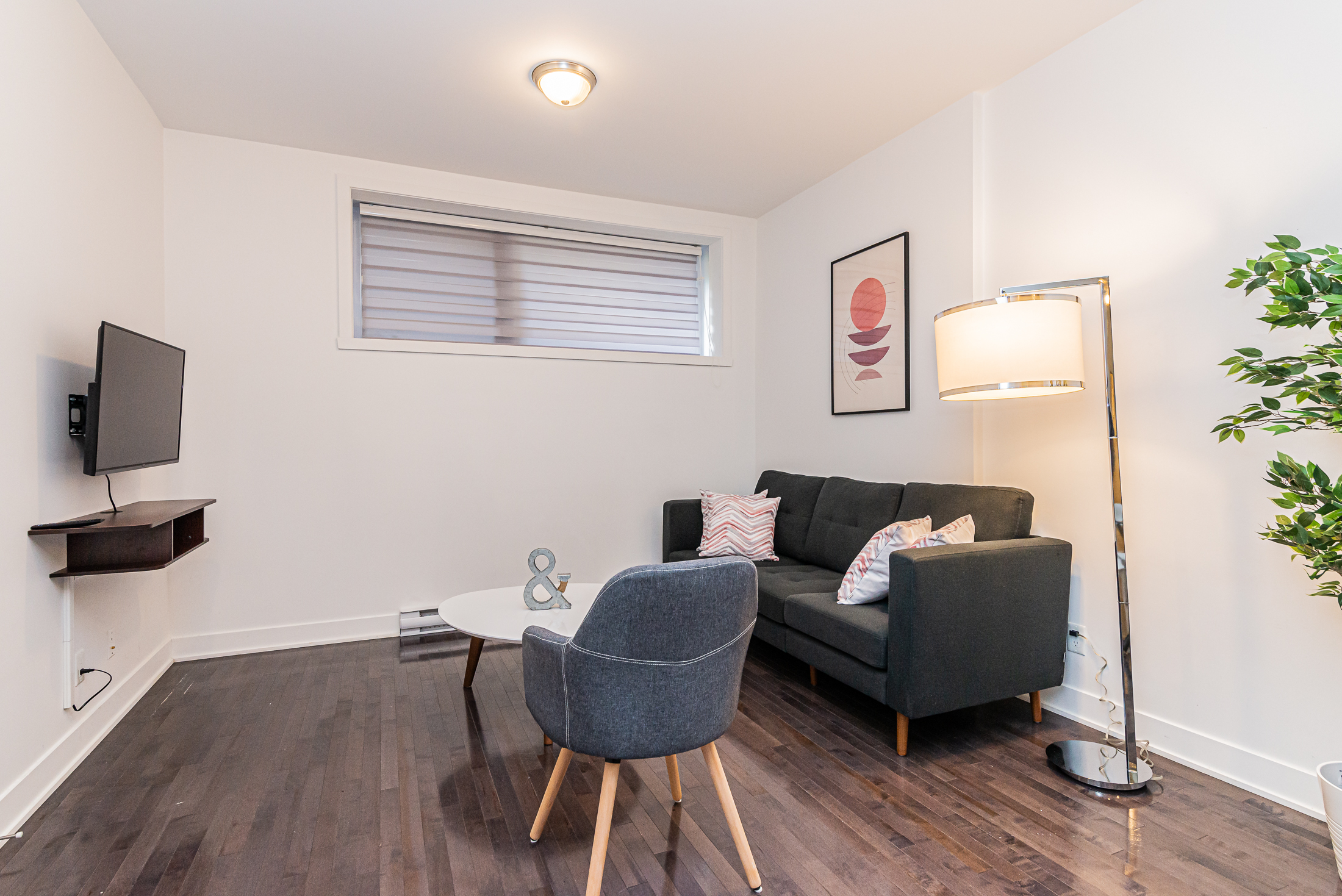 St-Do_living-room_full_view