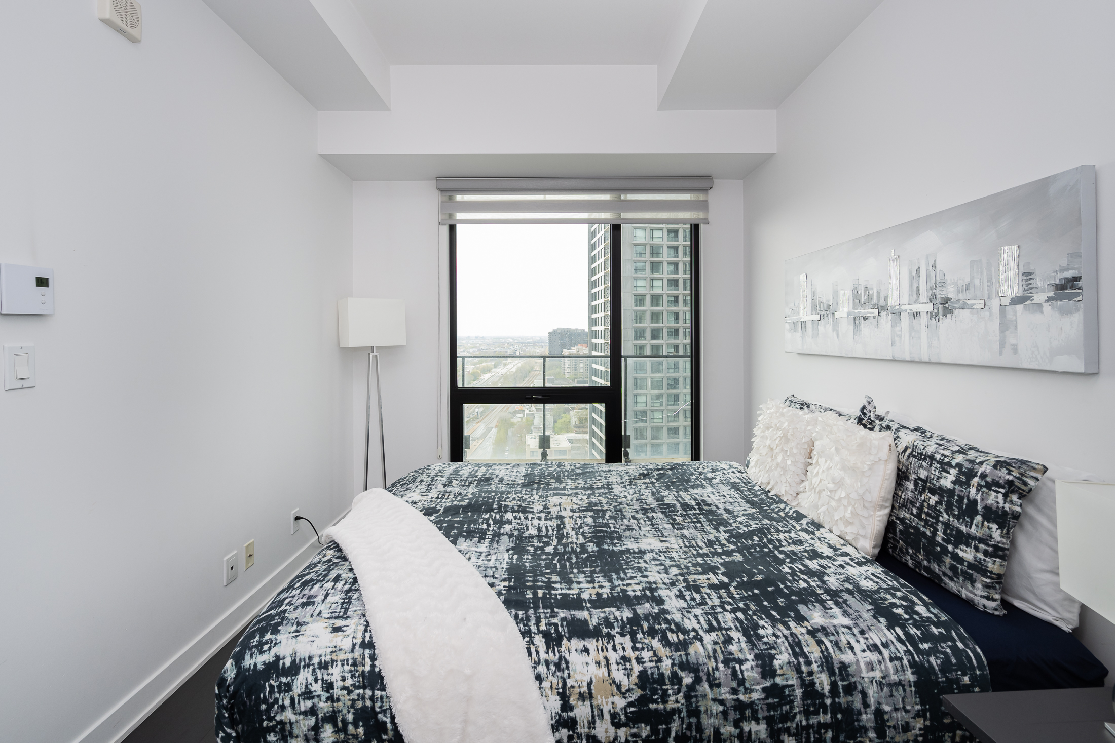 Tour-des-canadiens_2110_bedroom1