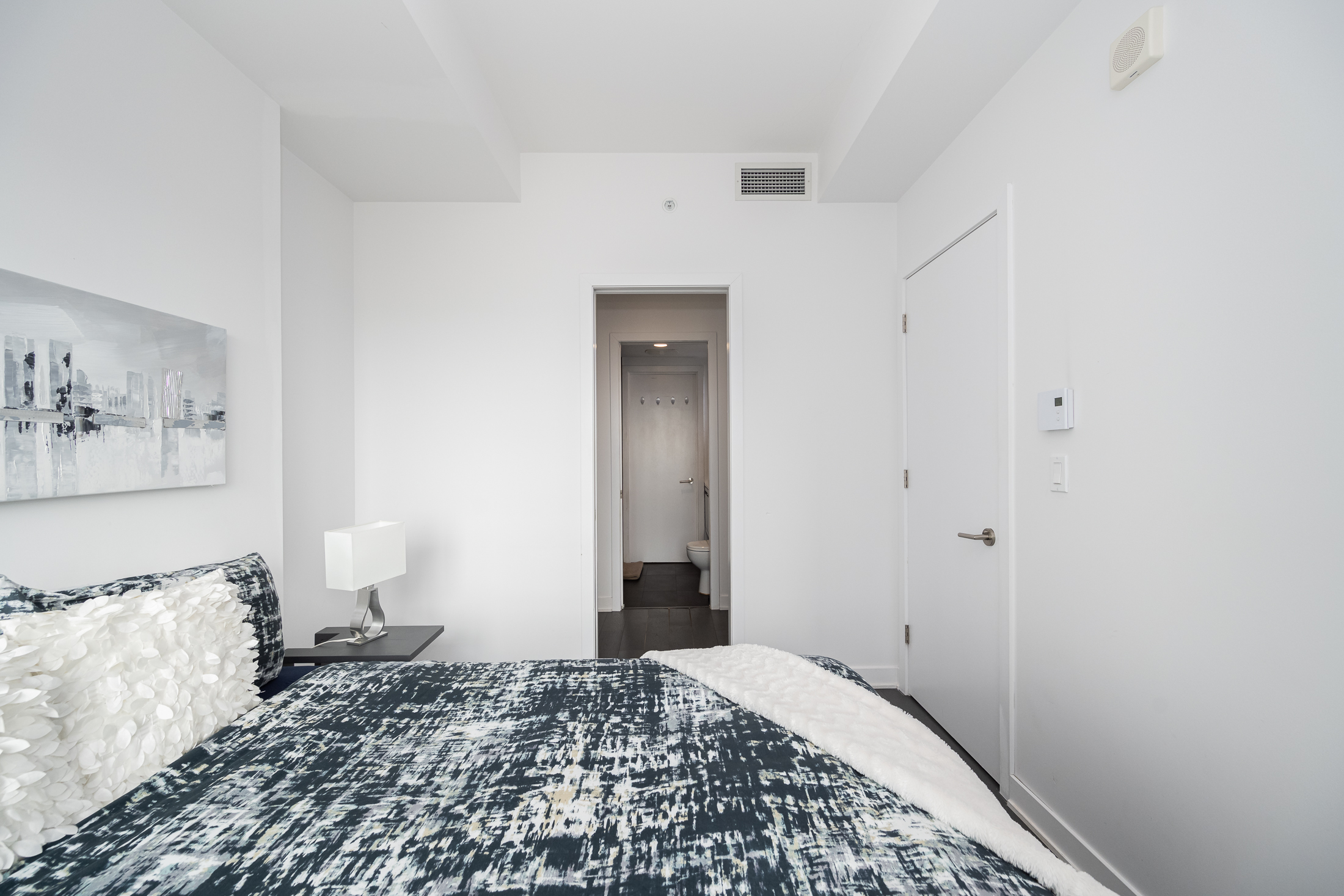 Tour-des-canadiens_2110_bedroom4