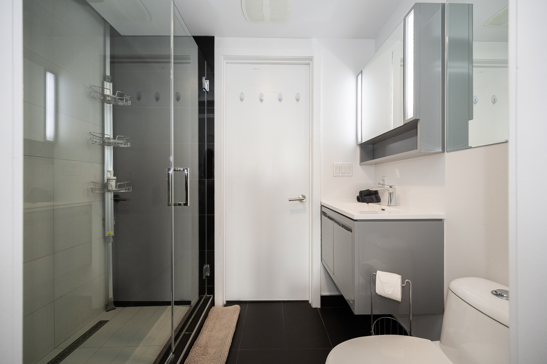 Tour-des-canadiens_2110_wahroom_view