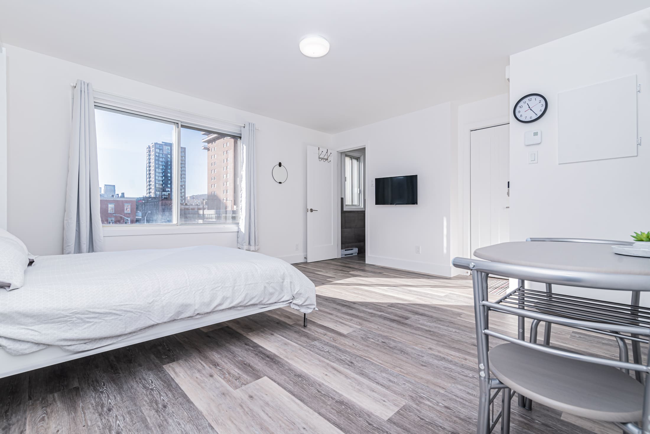 atateken-suites-3_bedroom_window_view