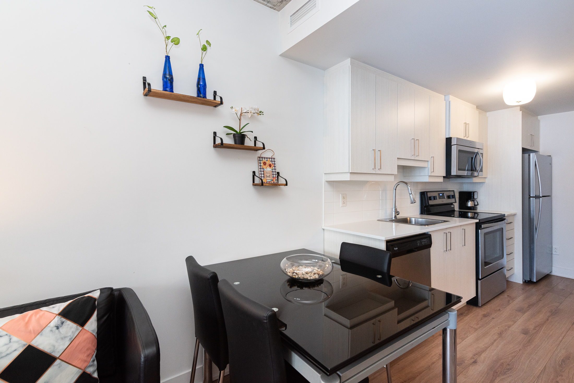 bc_-7b_chairs_for_sitting