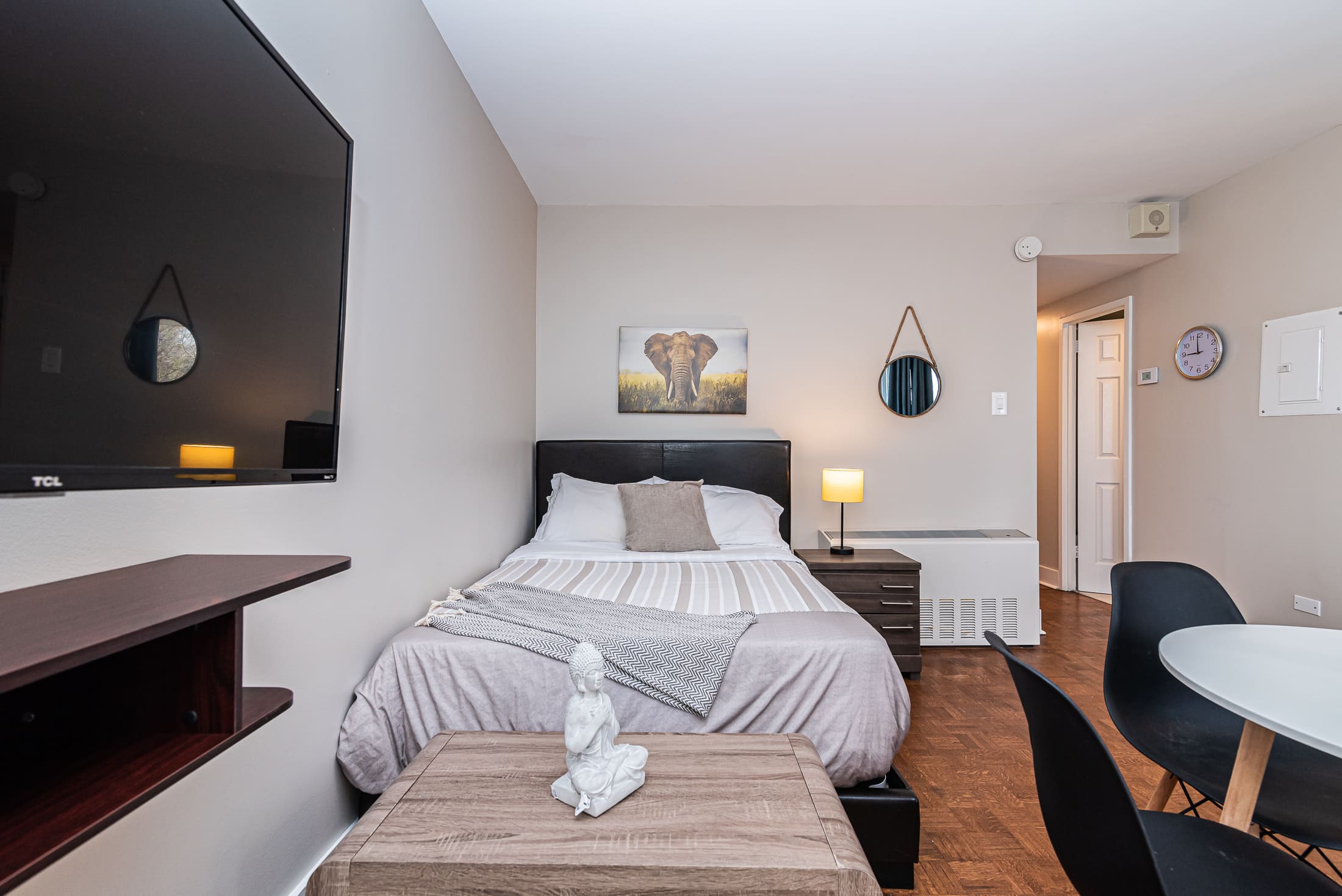 horizon__8B_bedroom_1