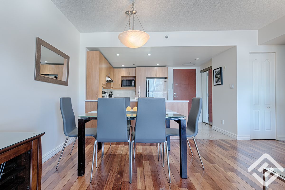 jardins-du-canal-2b_kitchen_dinning_table