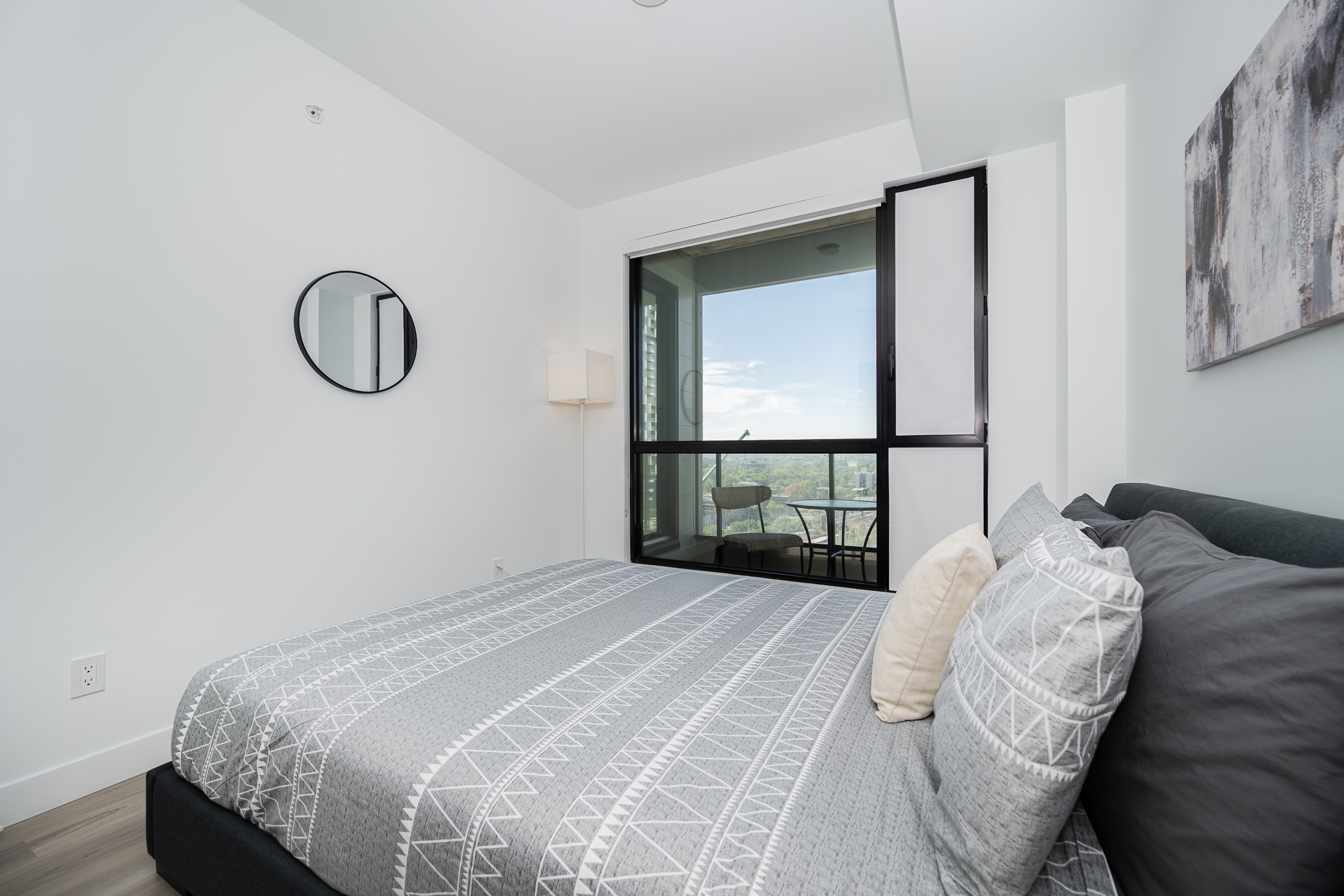 le-george-07-bedroomview