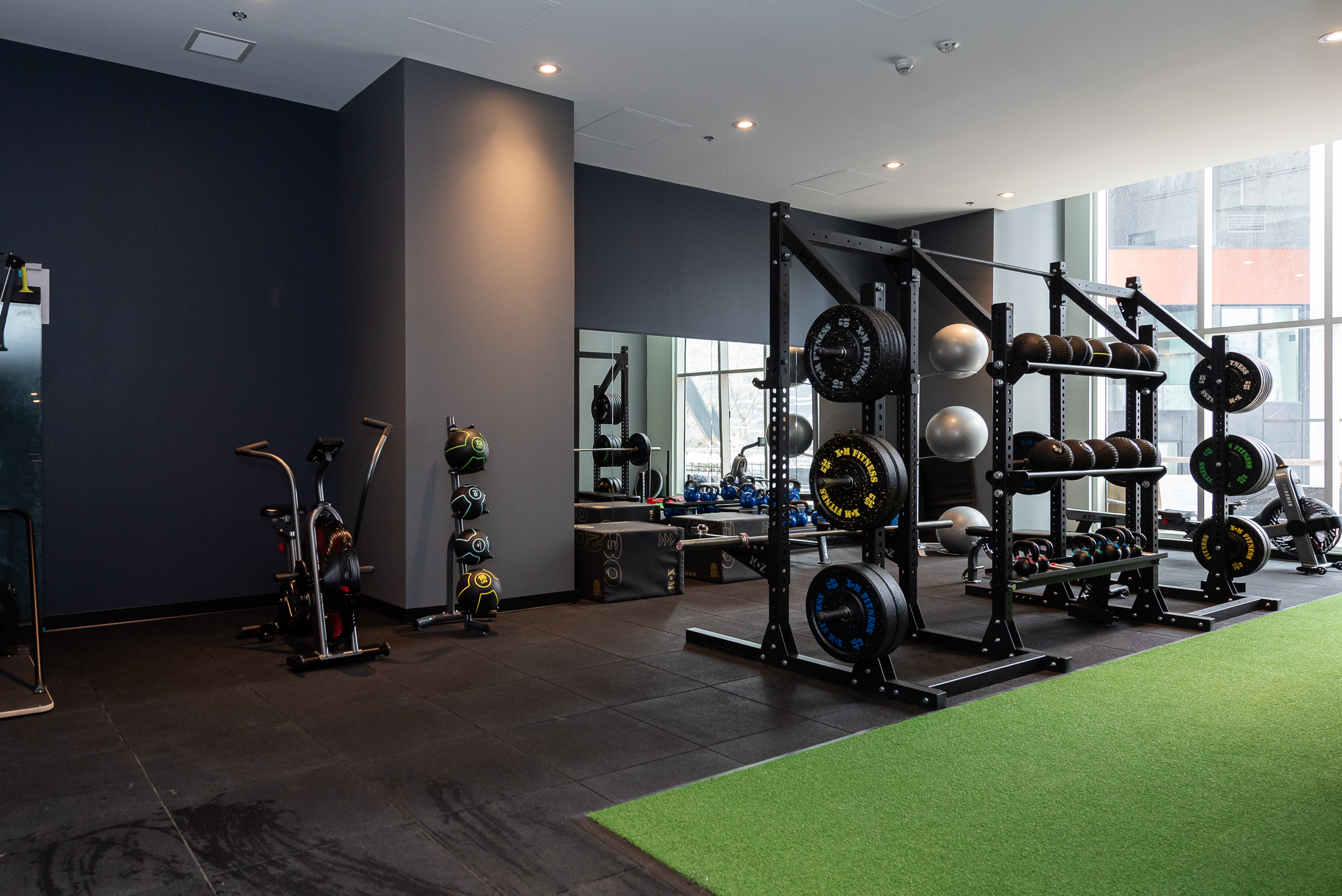 le-george-09_gym_equipments_stack