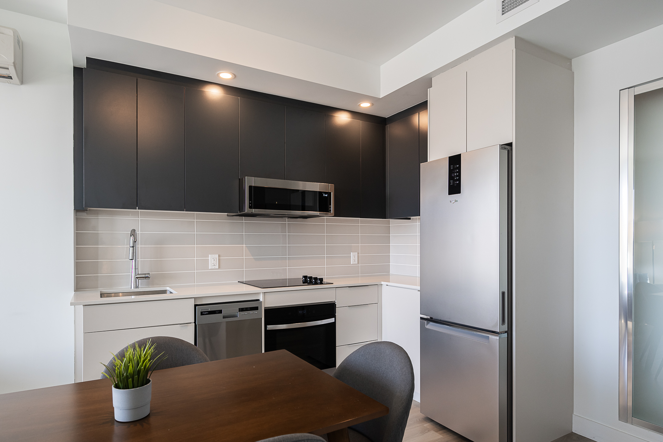 le-george-09_kitchen_full_view