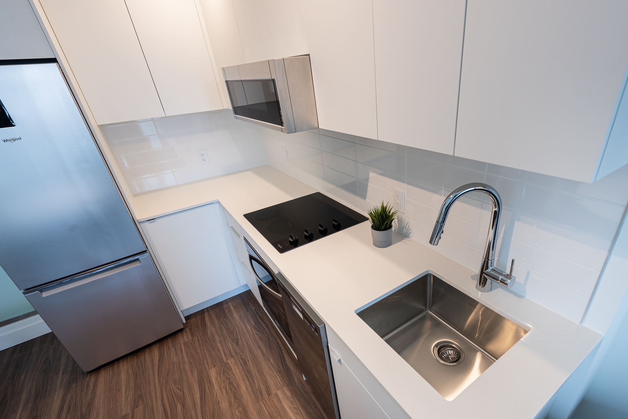 le-george-1-kitchen2