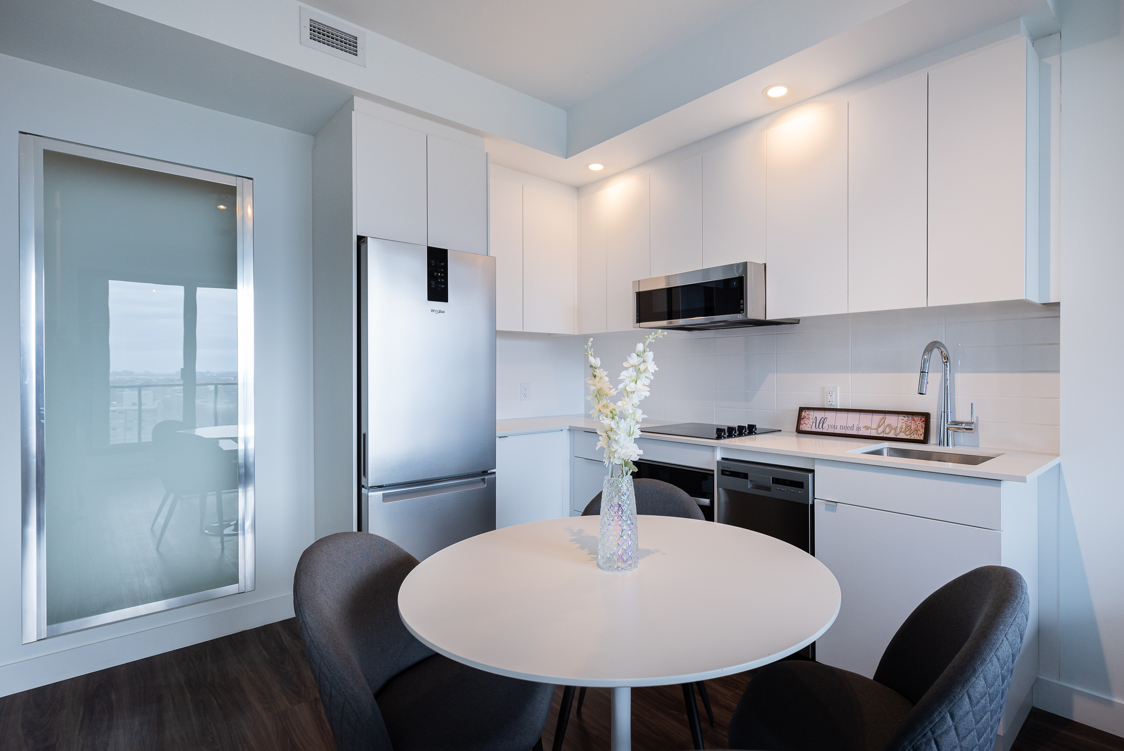 le-george-10-kichen-area