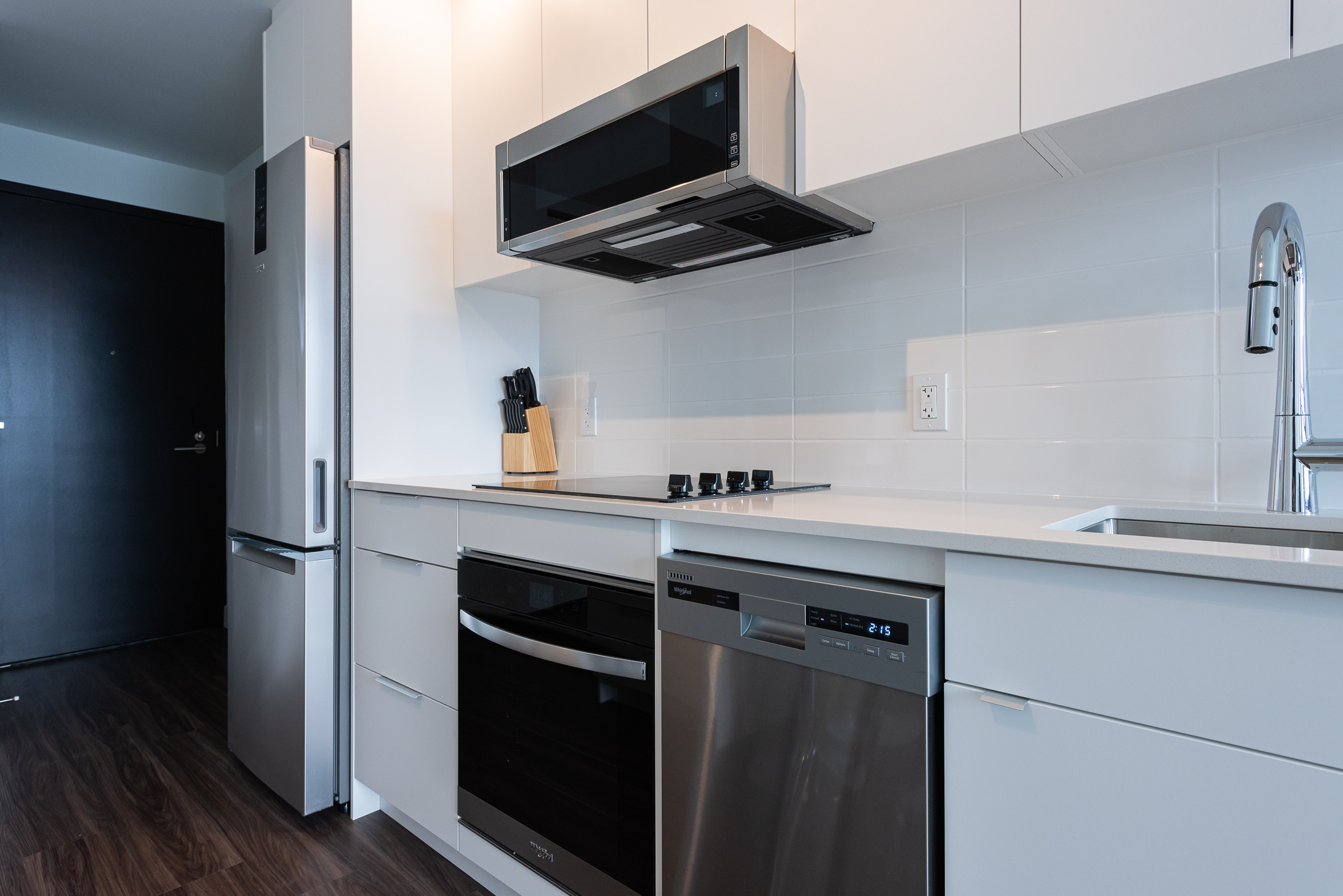 le-george-11-kitchen