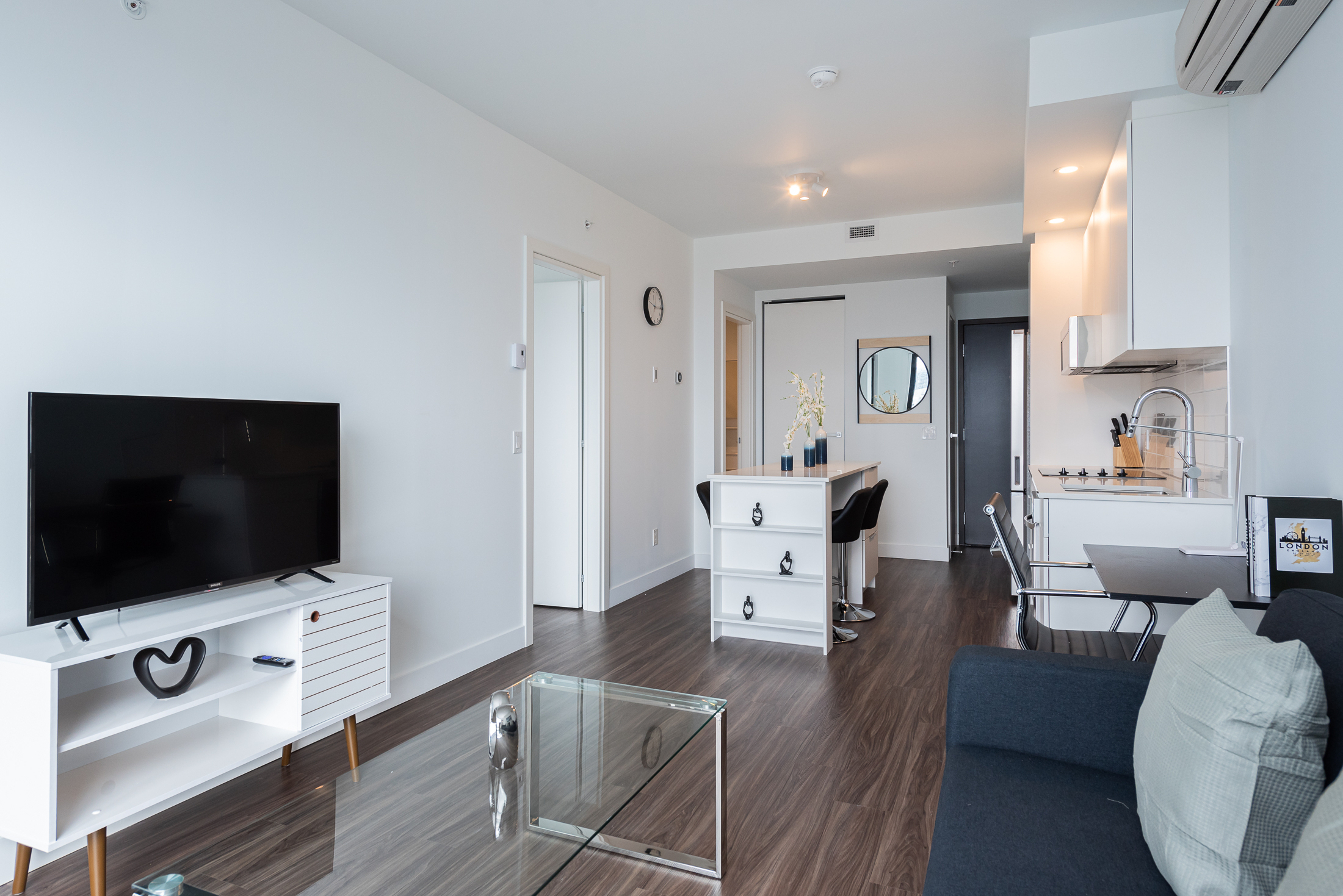 le-george-11-lcd-view