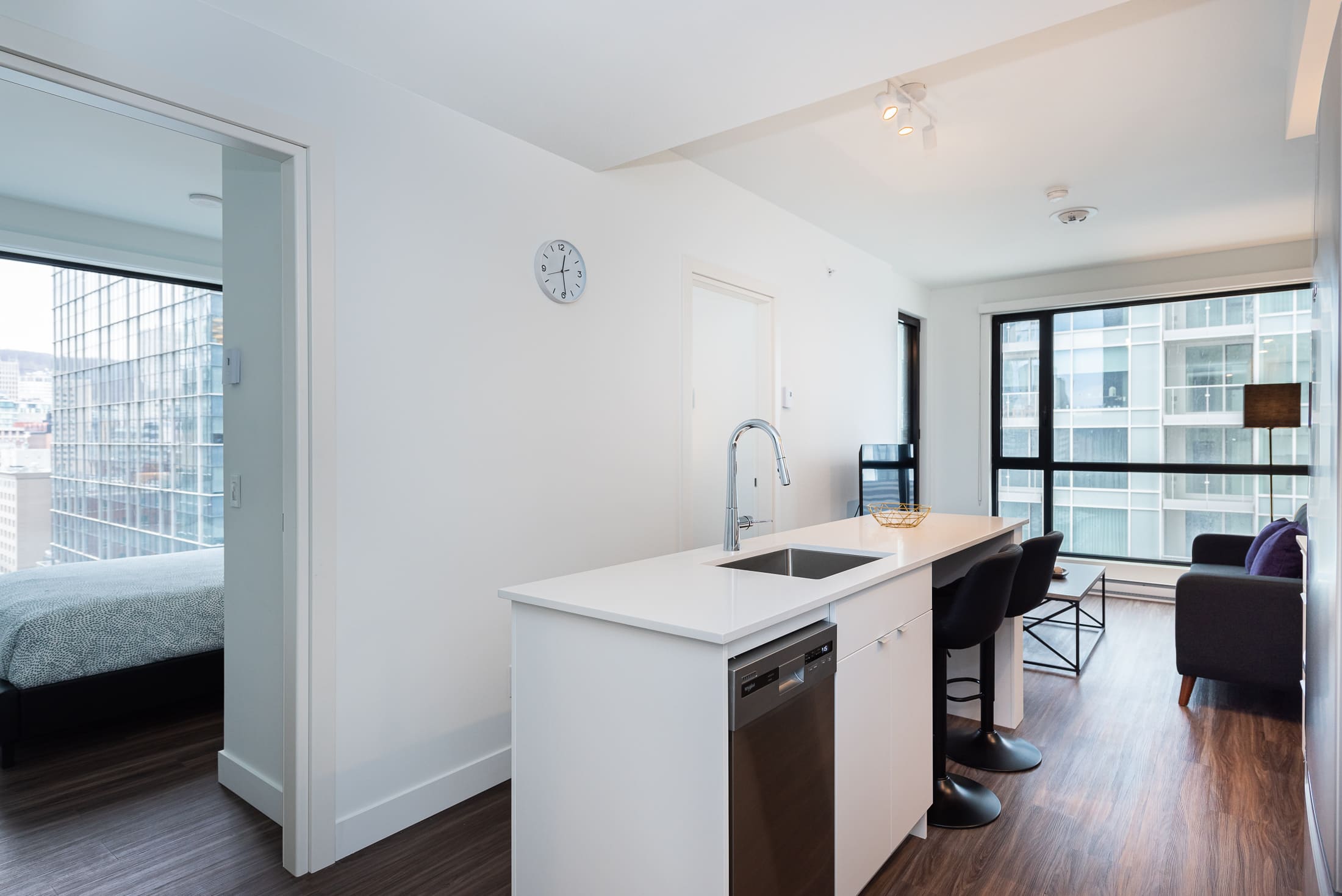 le-george-16-sitting