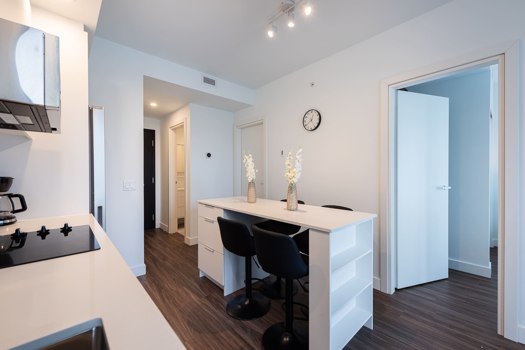 le-george-17-kitchen3