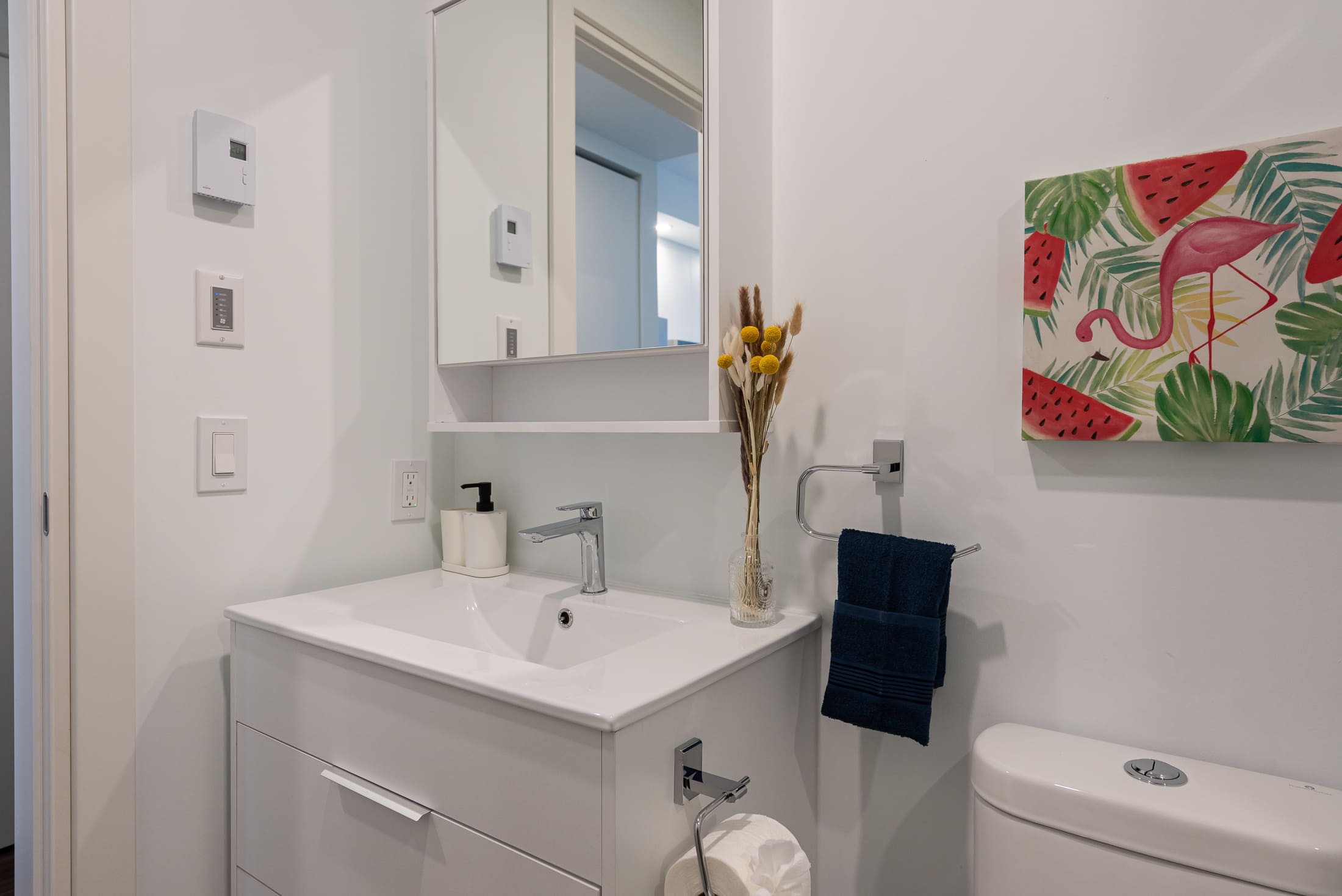 le-george-17-washroom_area