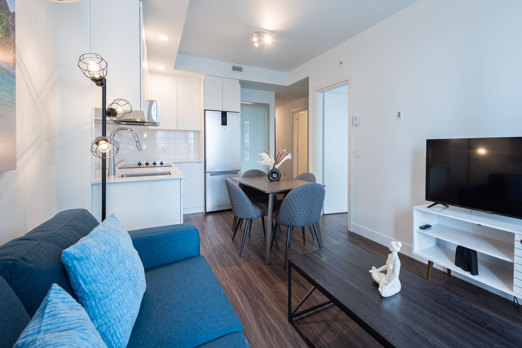 le-george-18-living-room