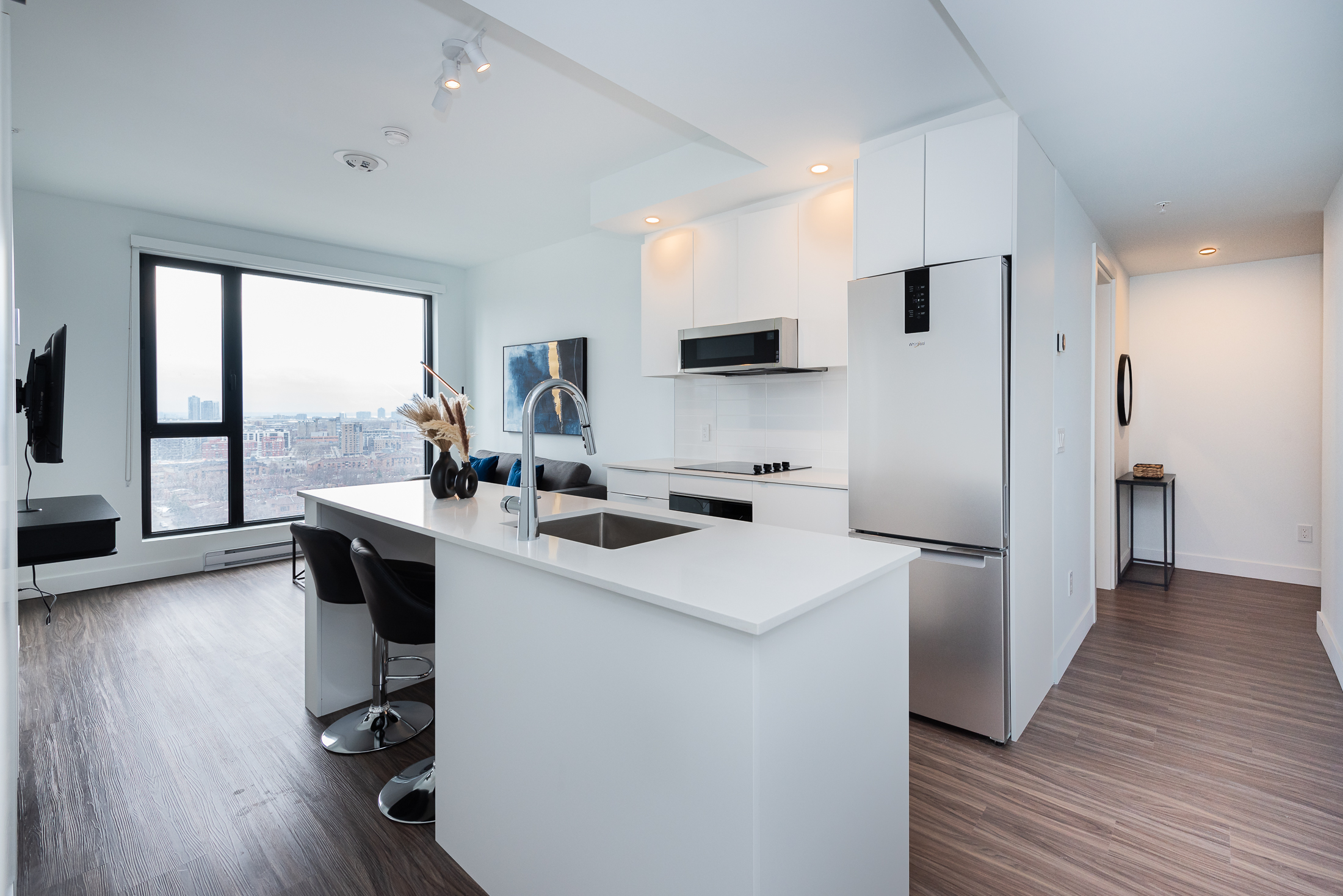 le-george-3-kitchen-area