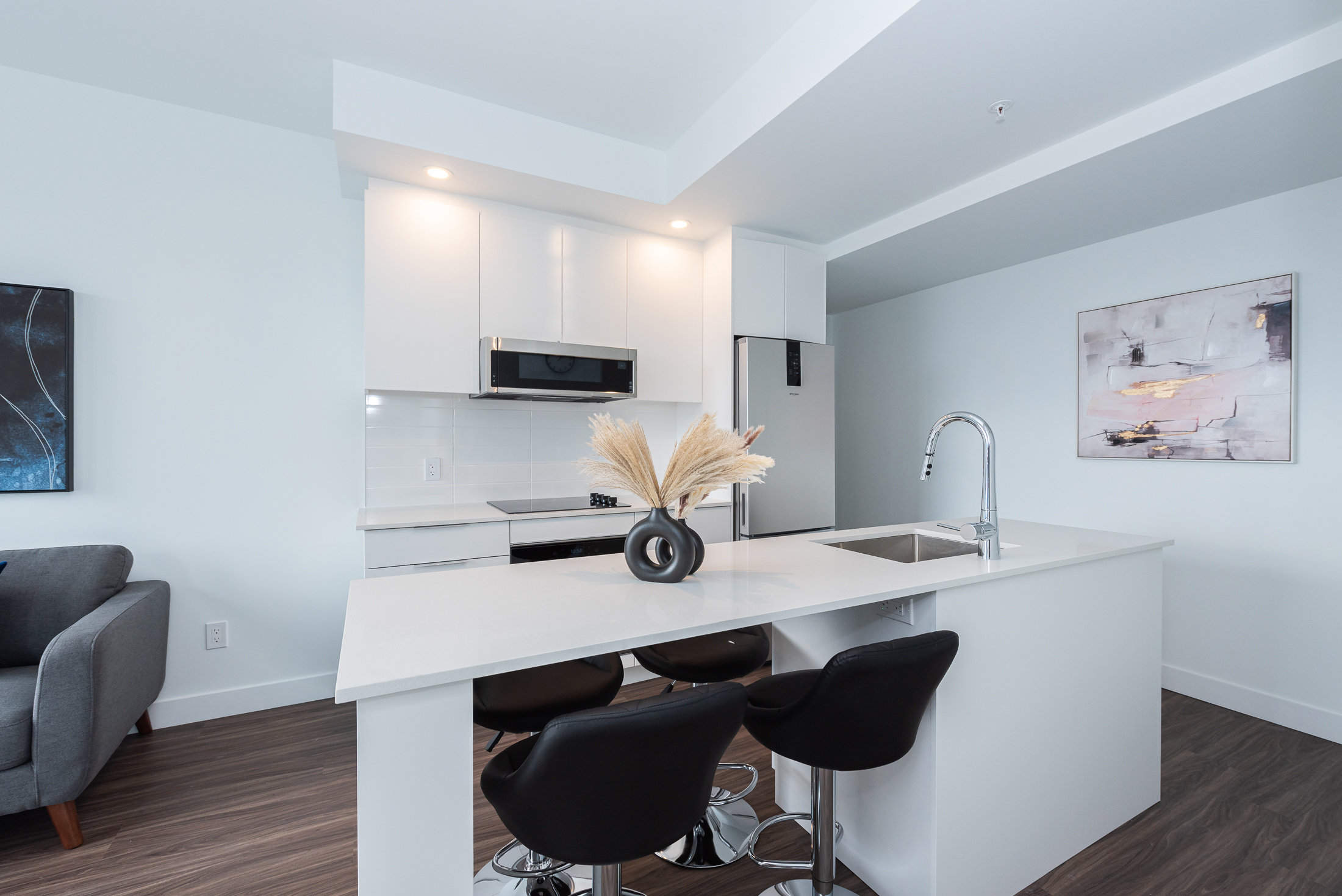 le-george-3-kitchenarea2