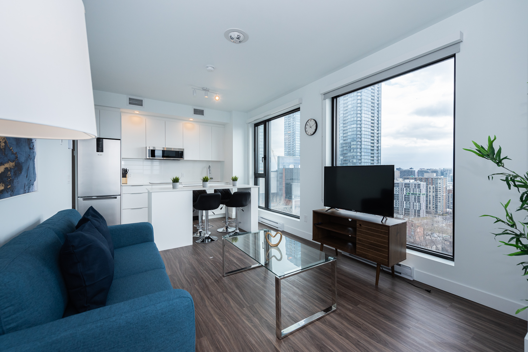 le-george-7-livingroom_sitting2