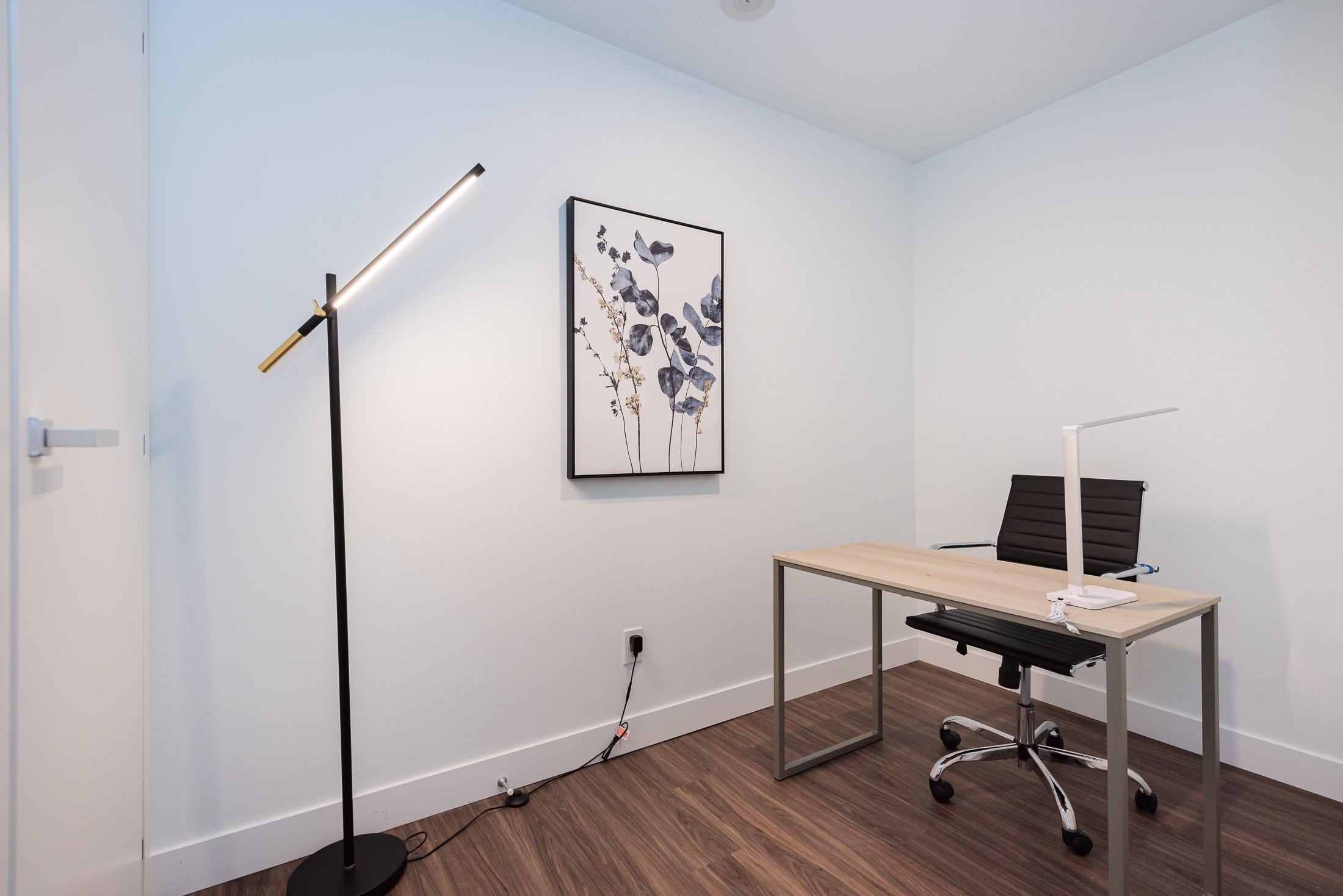 le-george-7-study_table