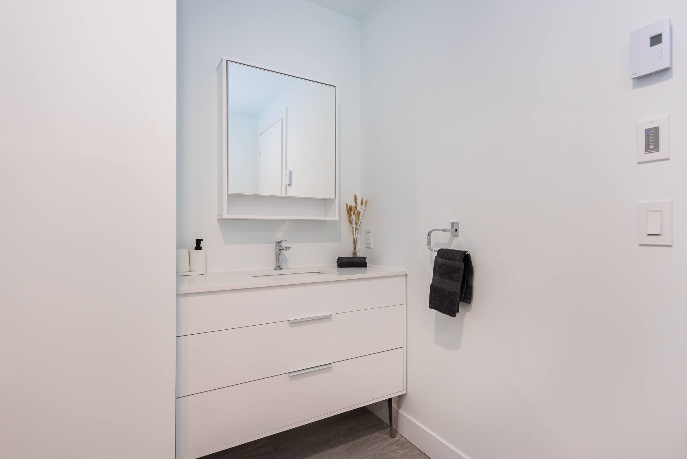 le-george-7-washroom