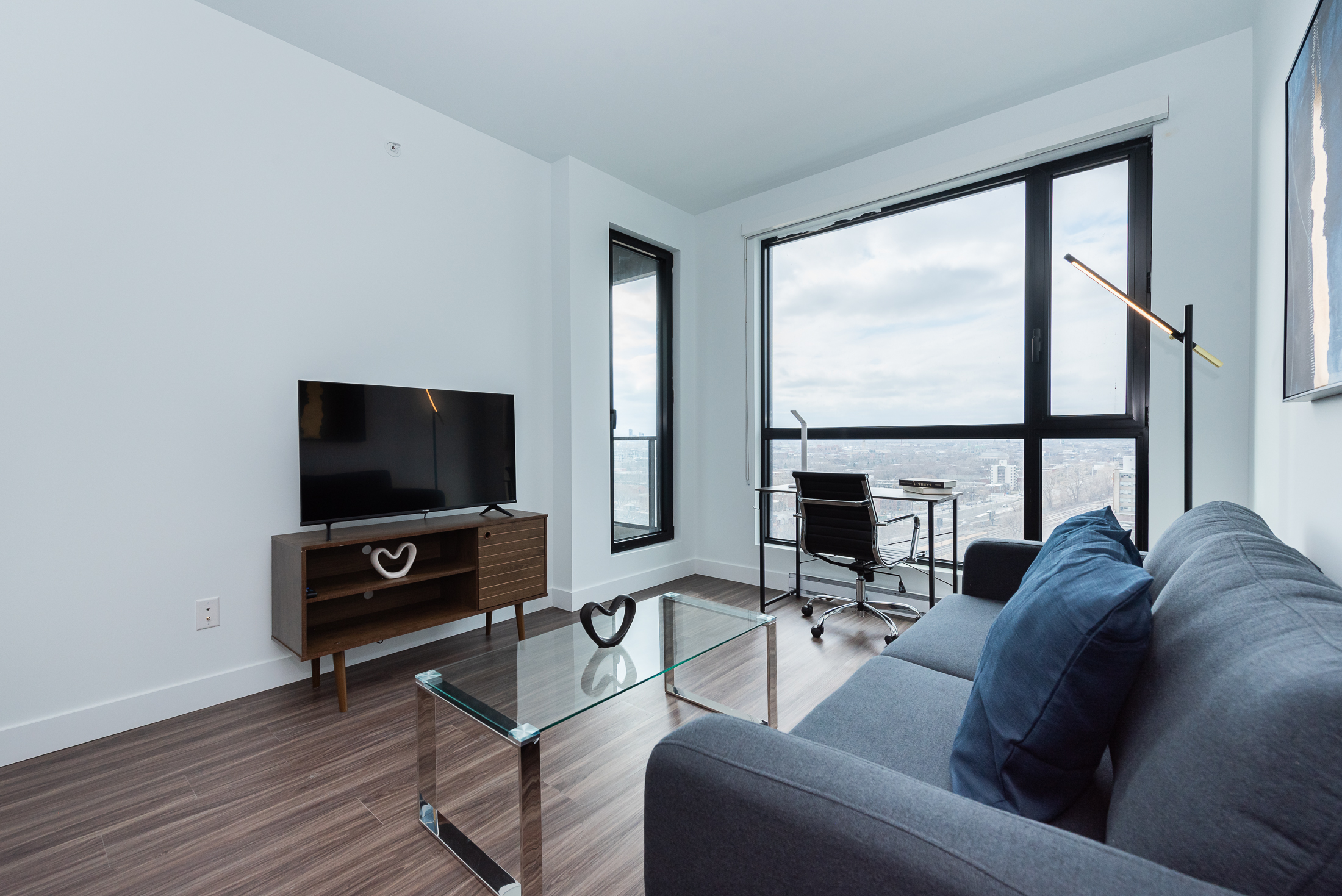 le-george-8-livingroom_area