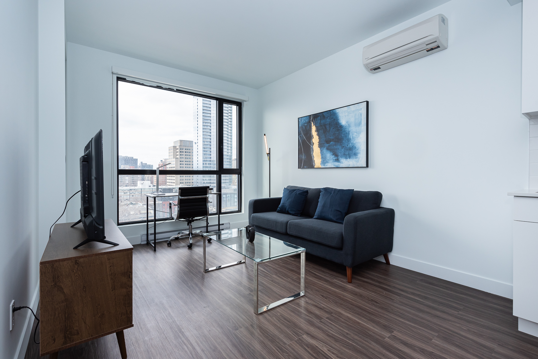 le-george-8-livingroom_sitting