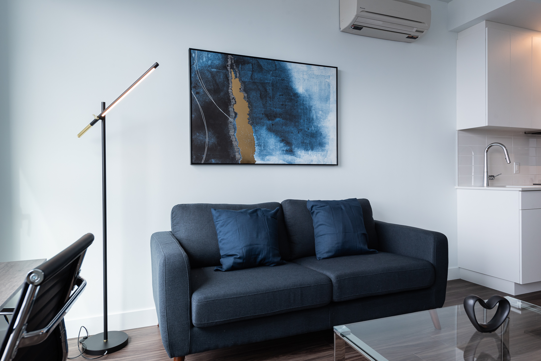 le-george-8-livingroom_sitting2