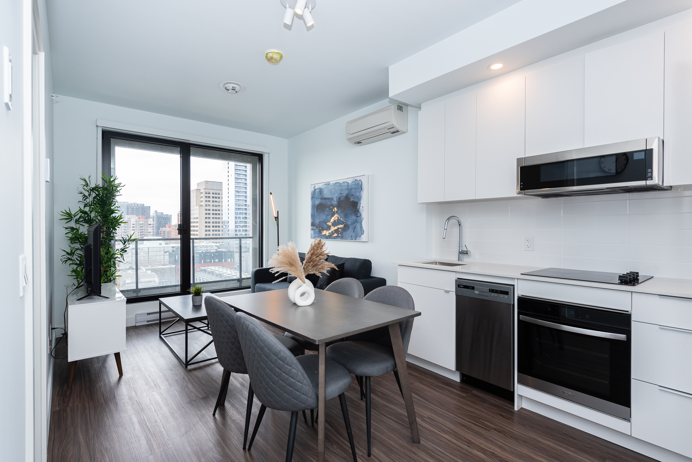 le-george-9-dinning-area