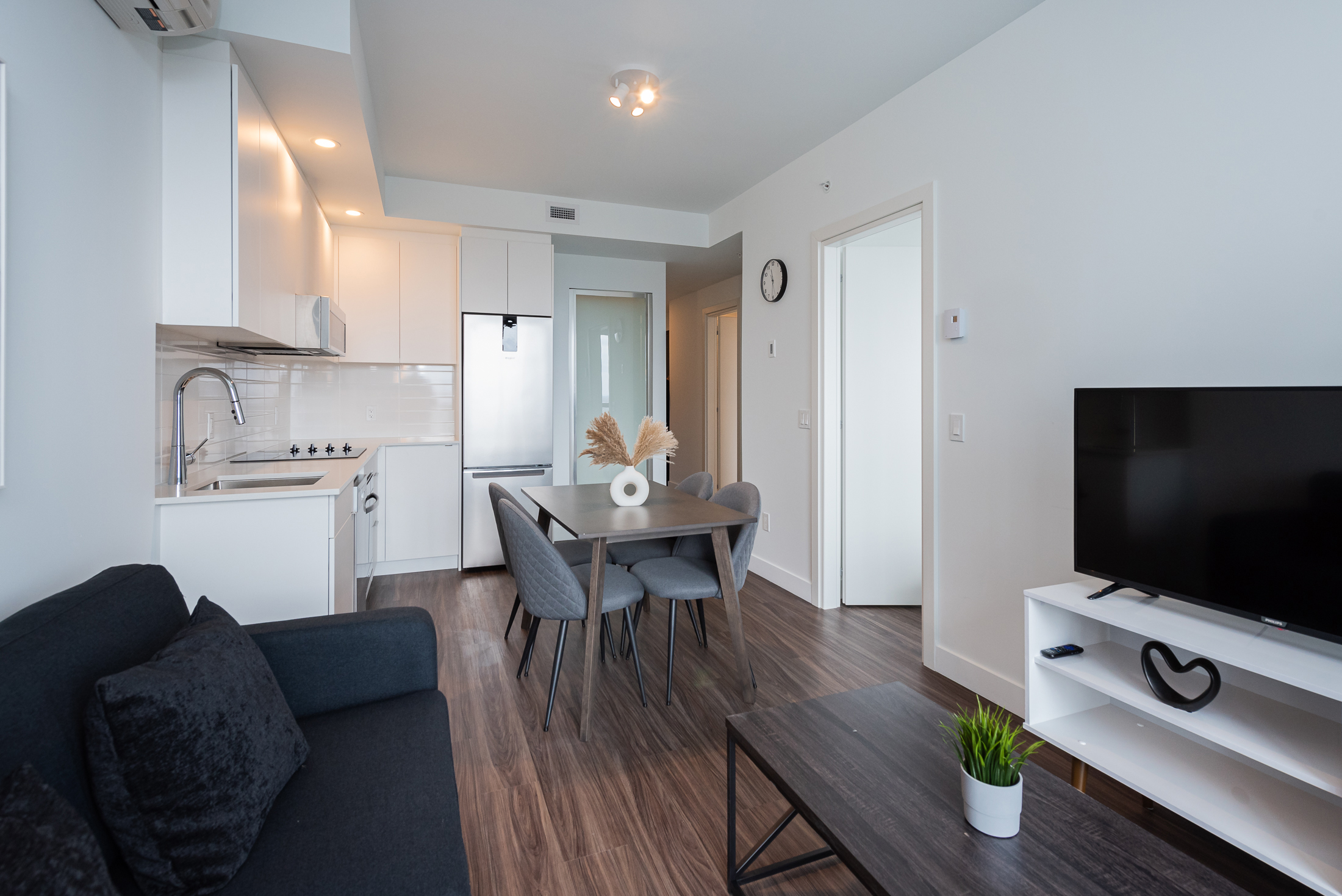 le-george-9-dinningarea_view2