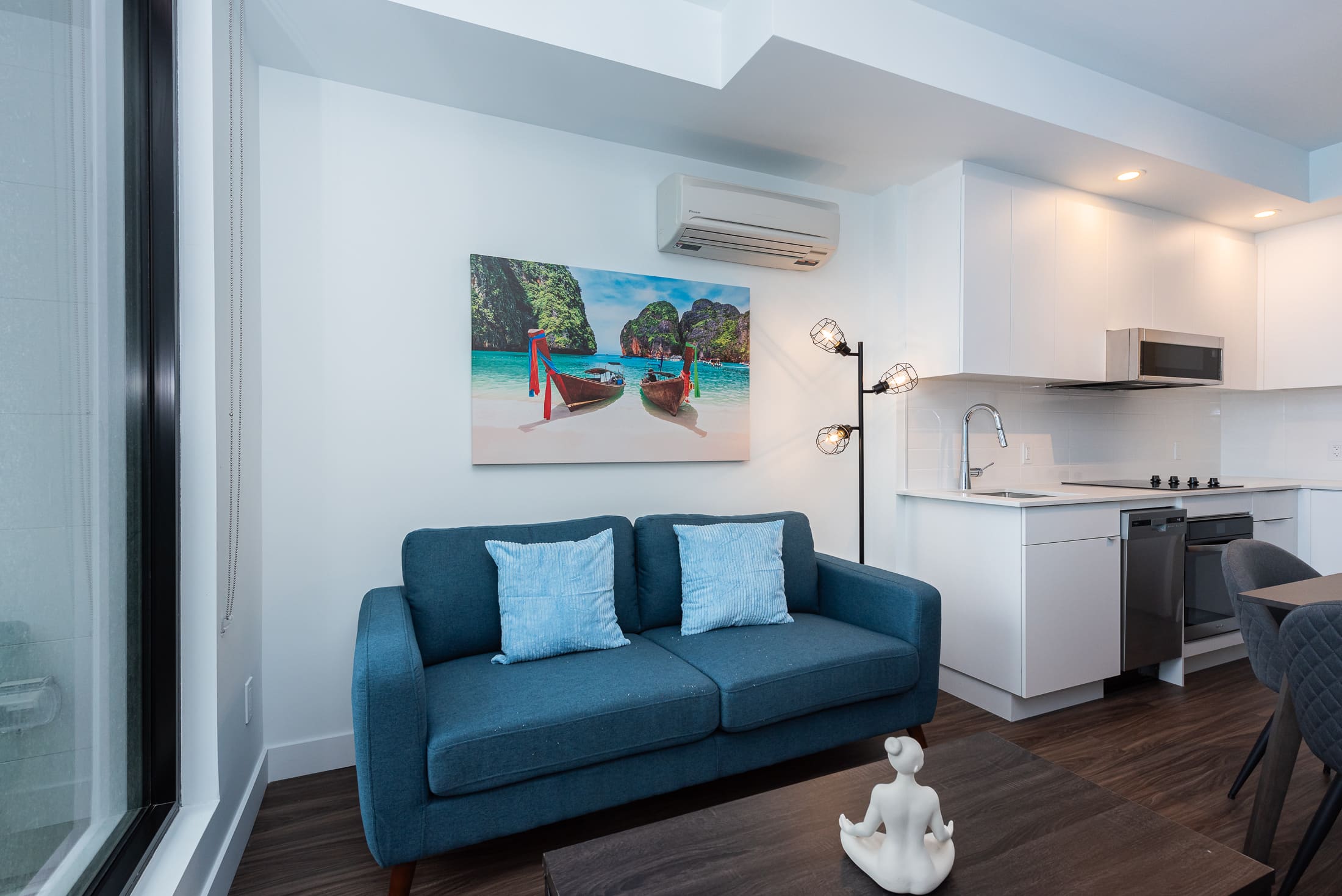 le-george-living-room