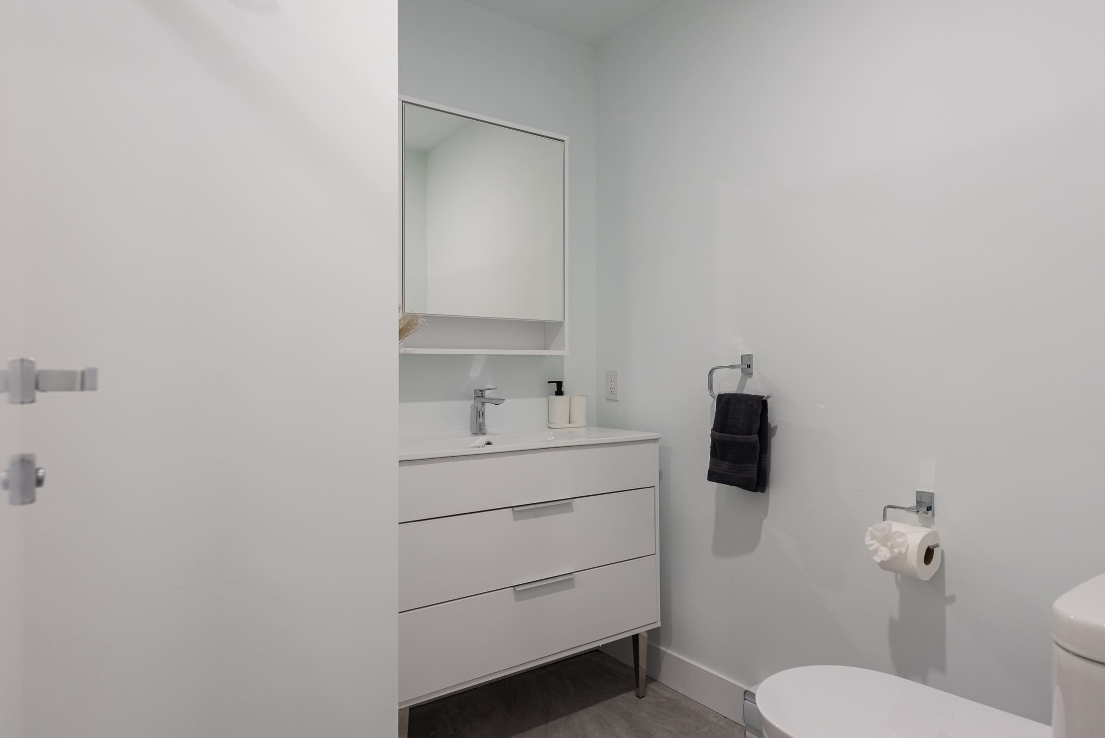 le-george-washroom_1