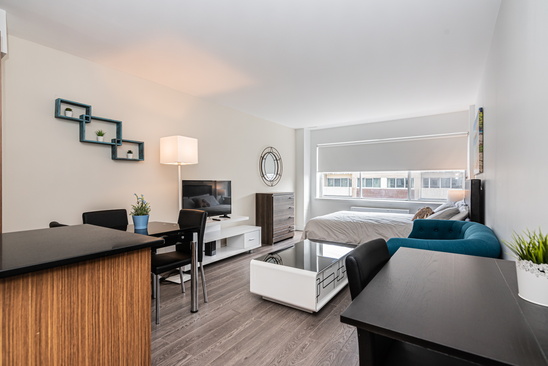 le-sommet_window_side_view