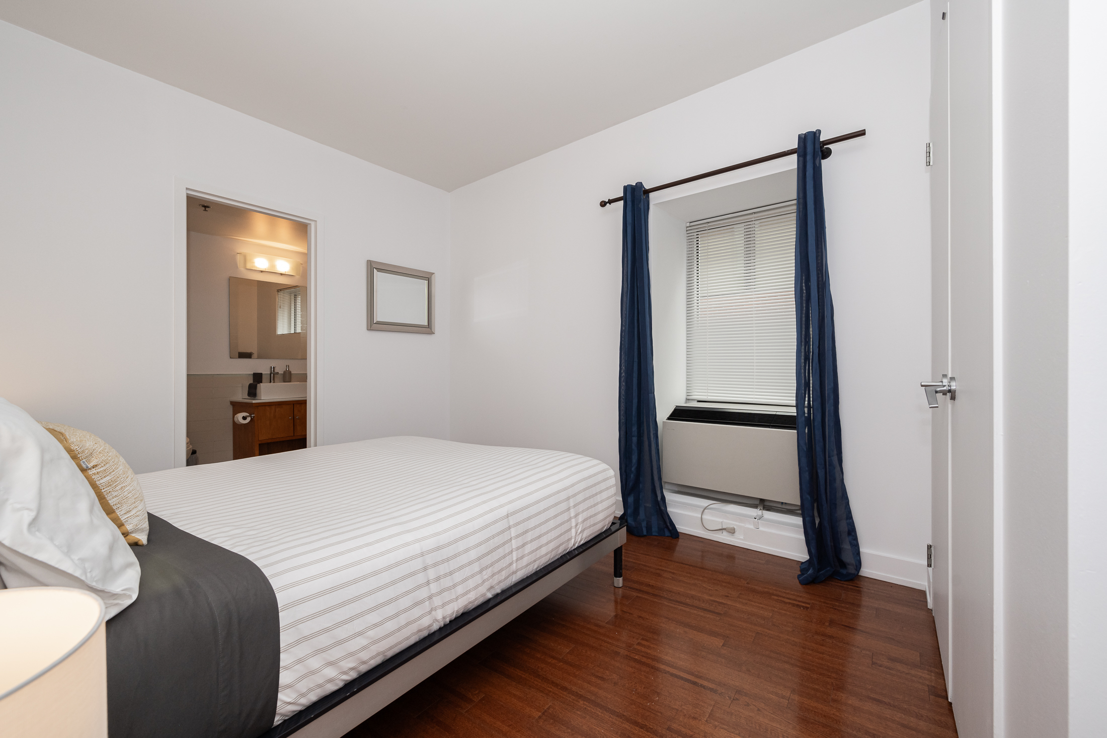 mosaique__8B-bedroom8