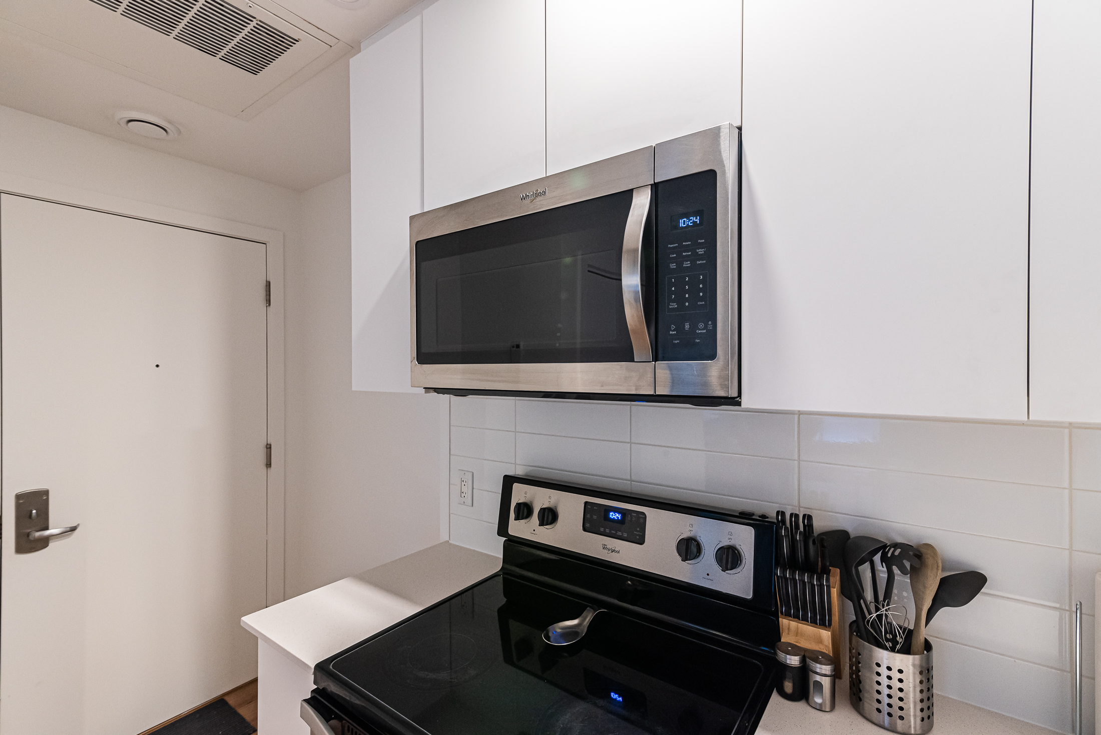 myriade__18A_kitchen_view3