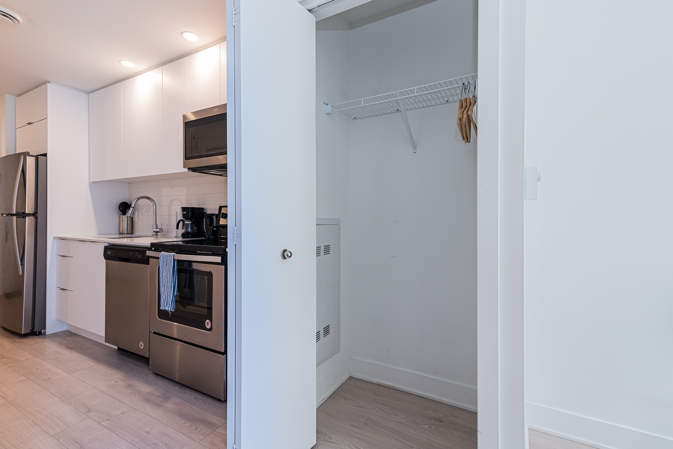 myriade__2A_almirah_view