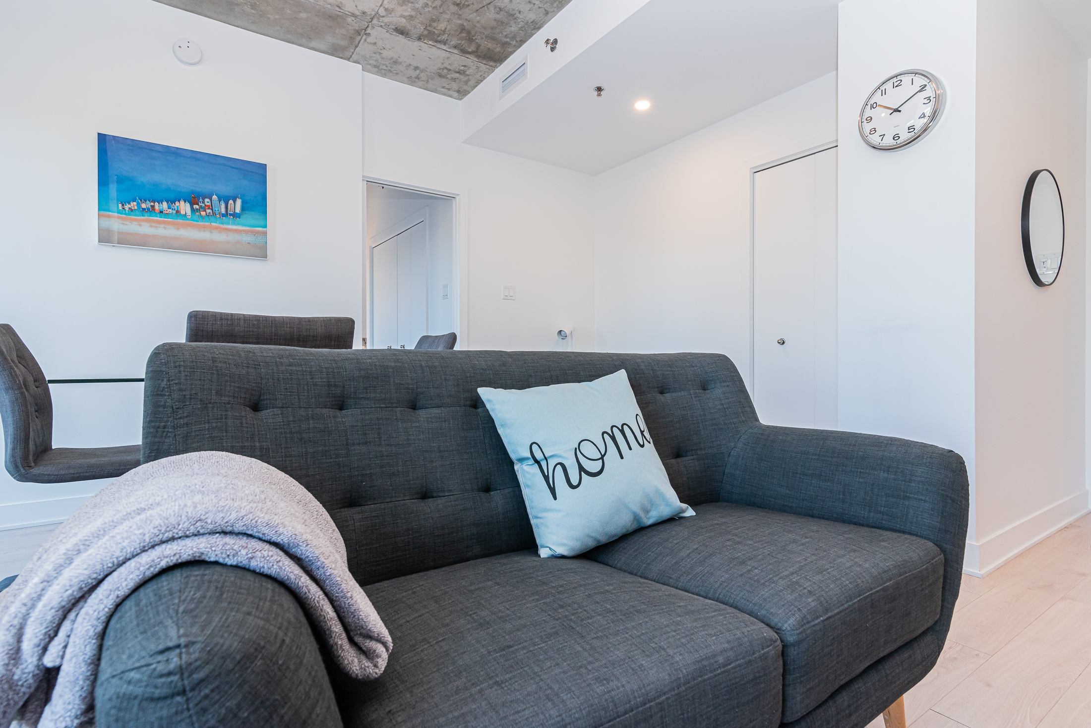 myriade__4A_soffa_sitting