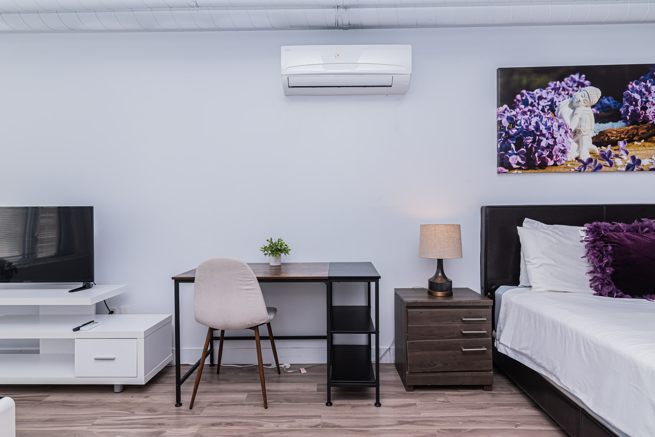 st-hubert__2B_living_room_AC