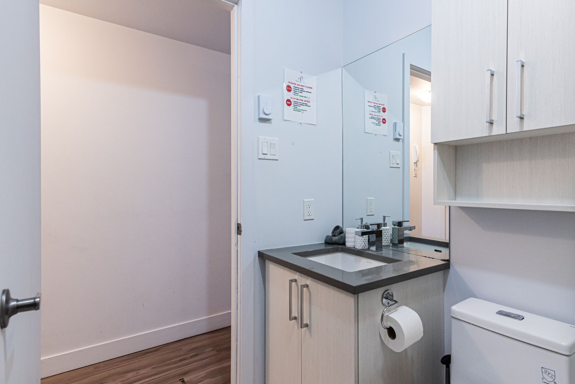 st-hubert__2B_washroom_view