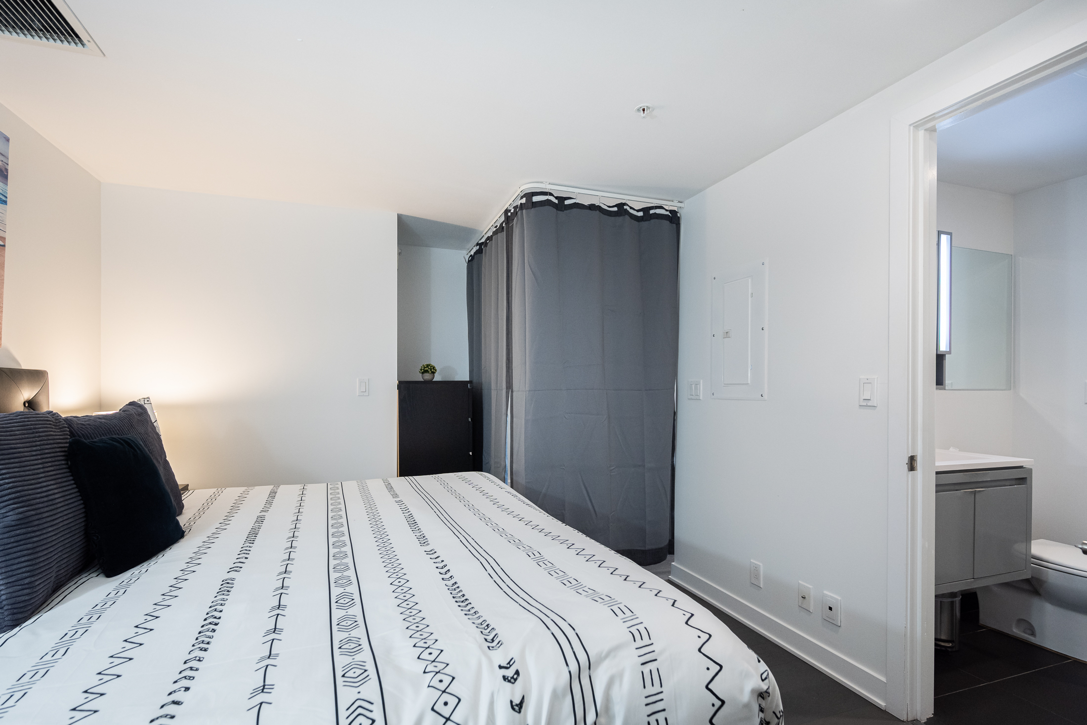 tour-des-canadiens-1814_bedroom5_1