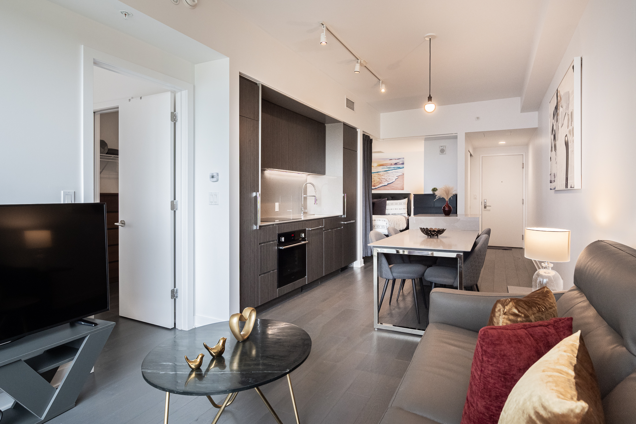 tour-des-canadiens-1814_living_room4