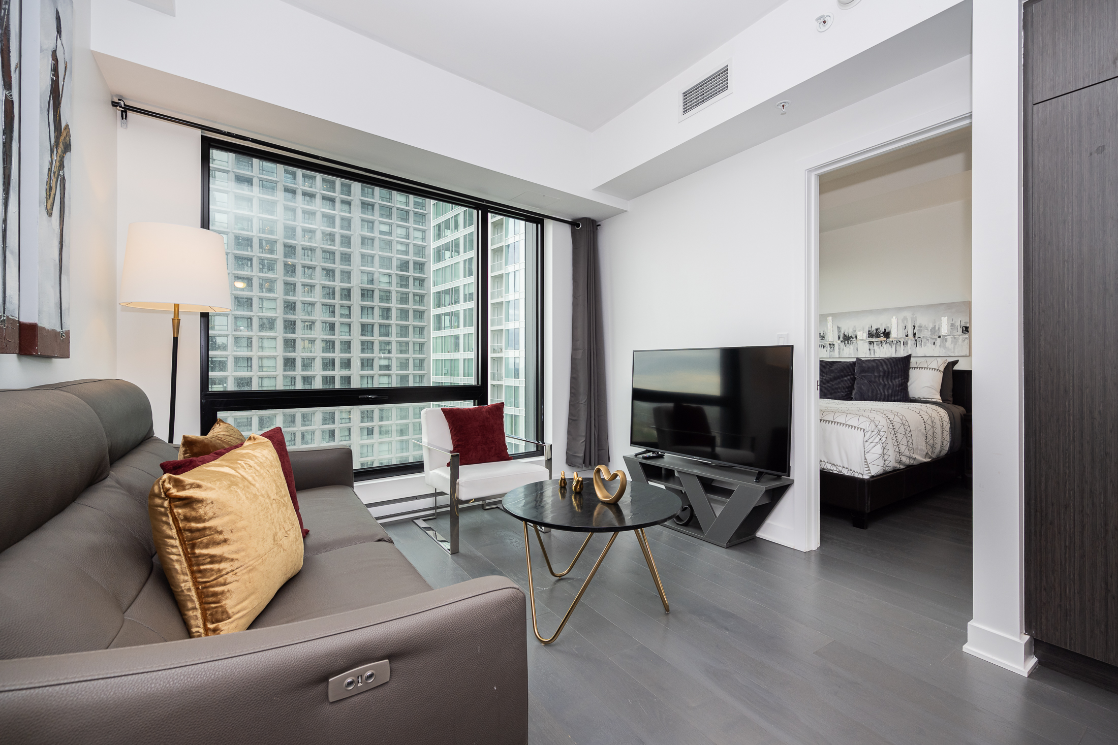 tour-des-canadiens-1814_living_room6