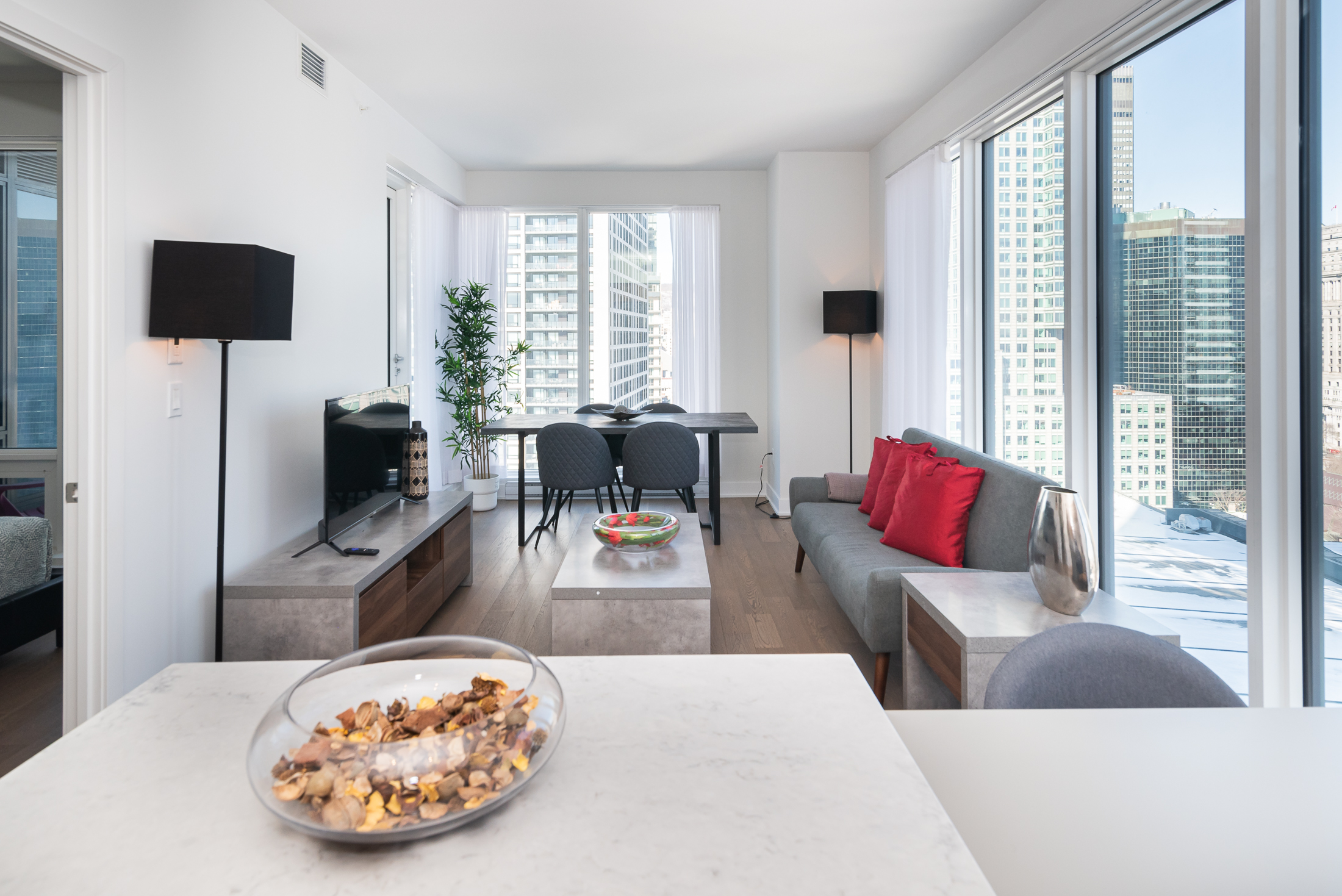 tour-des-canadiens-3_living_room2