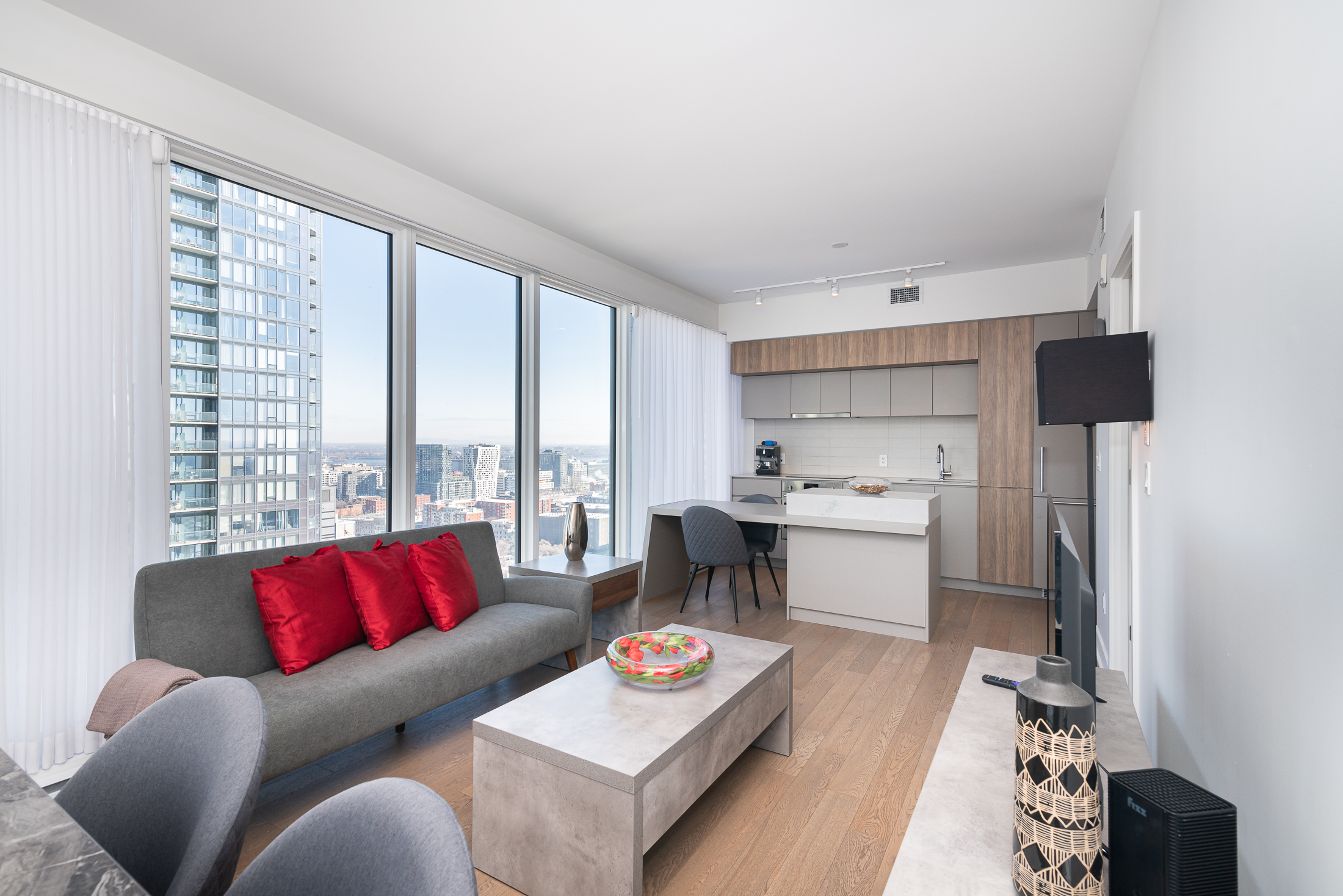 tour-des-canadiens-3_living_room3