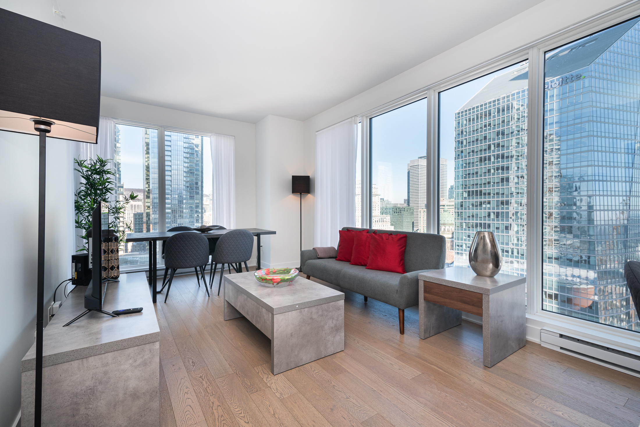 tour-des-canadiens-3_living_room4