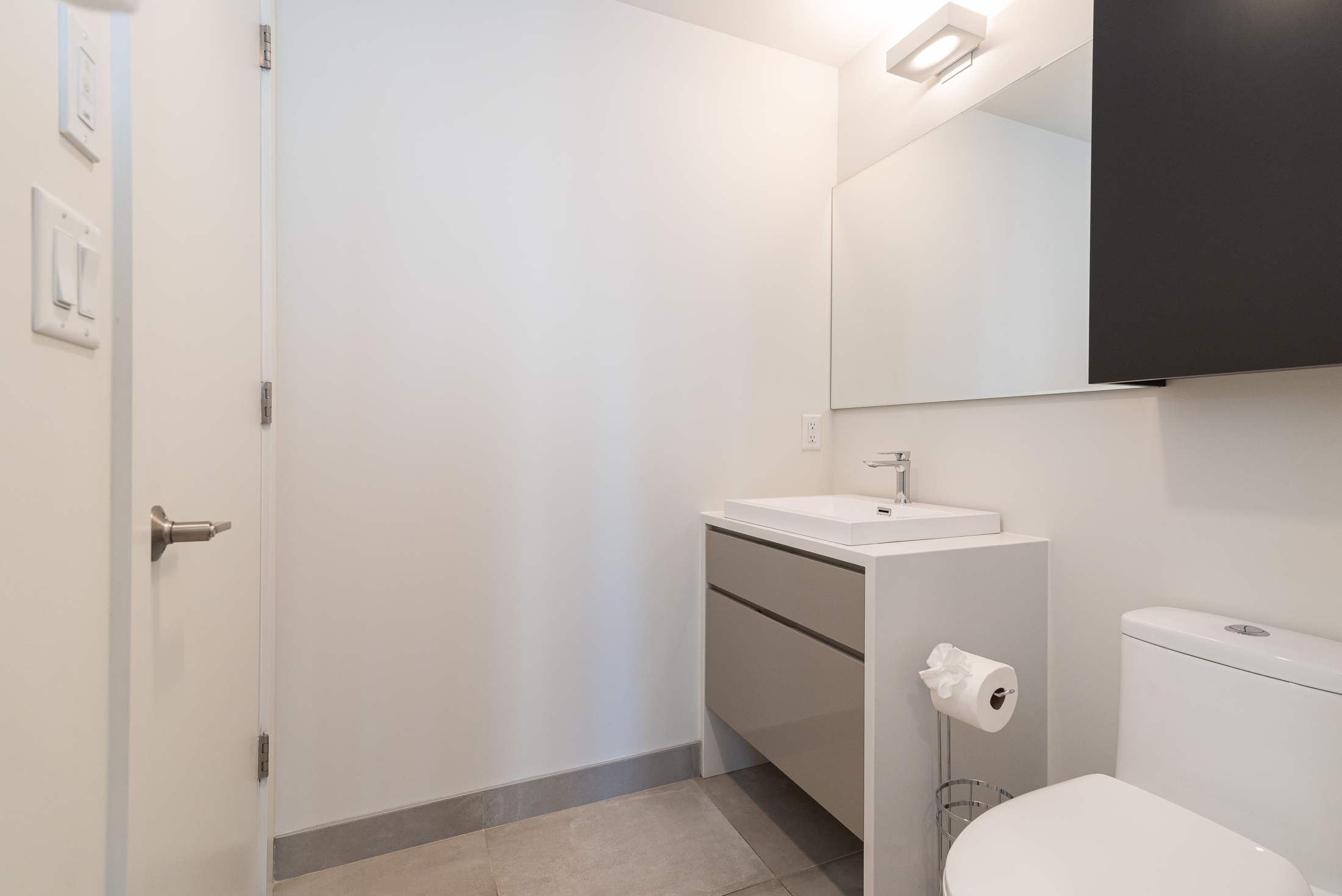 tour-des-canadiens-3_toilet_area2