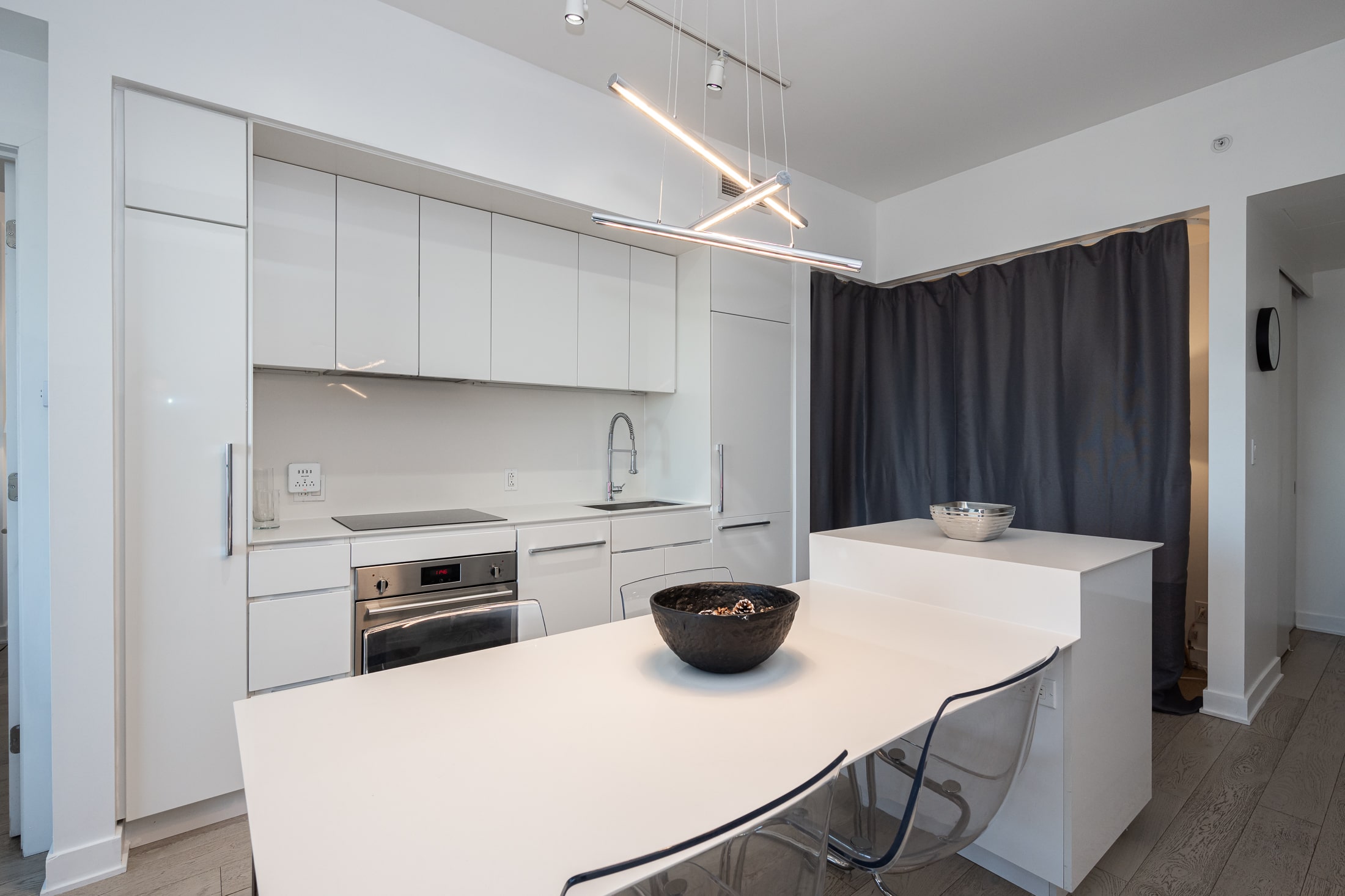 tour-des-canadiens4411_kitchen_dinnning