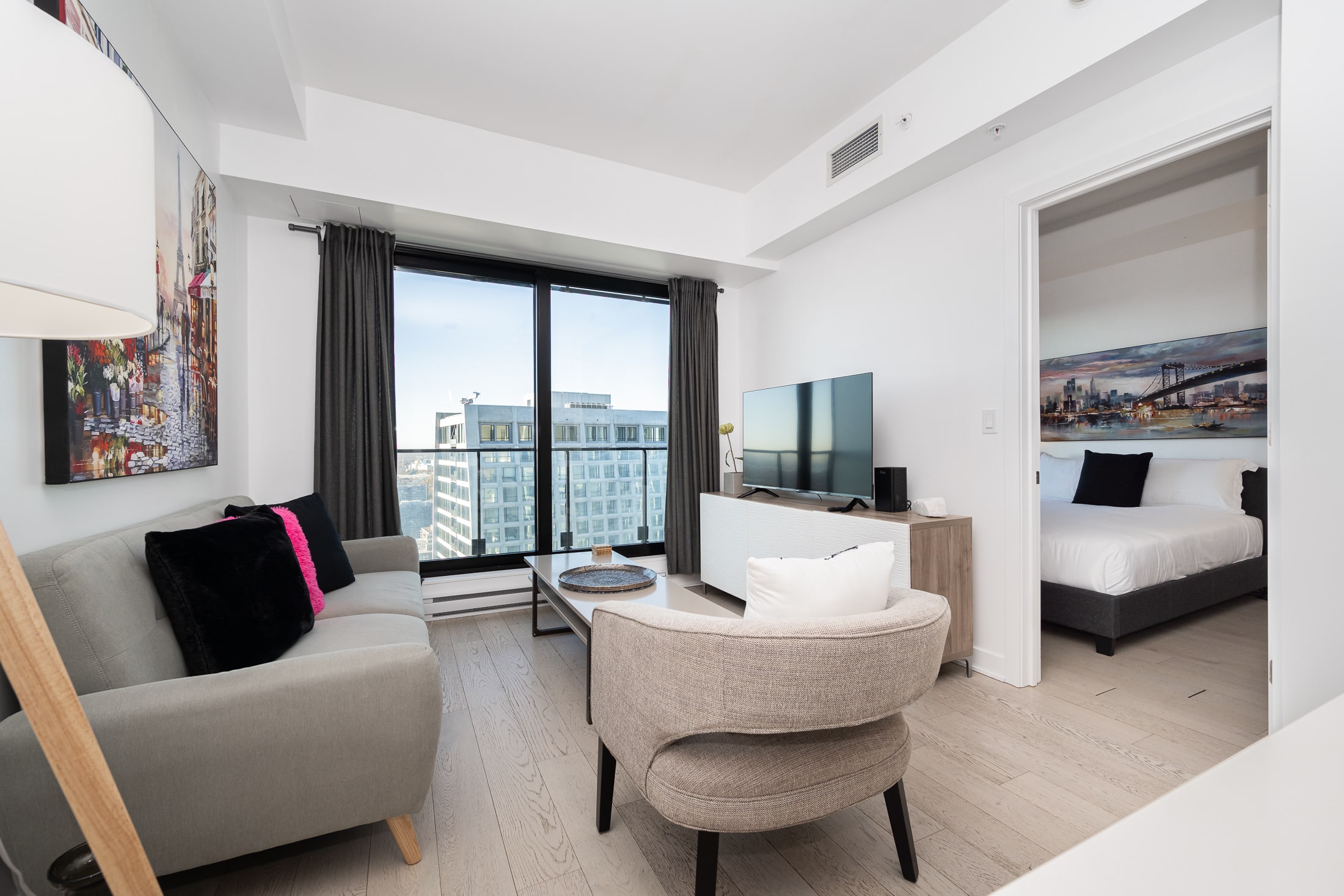 tour-des-canadiens4411_living_room5