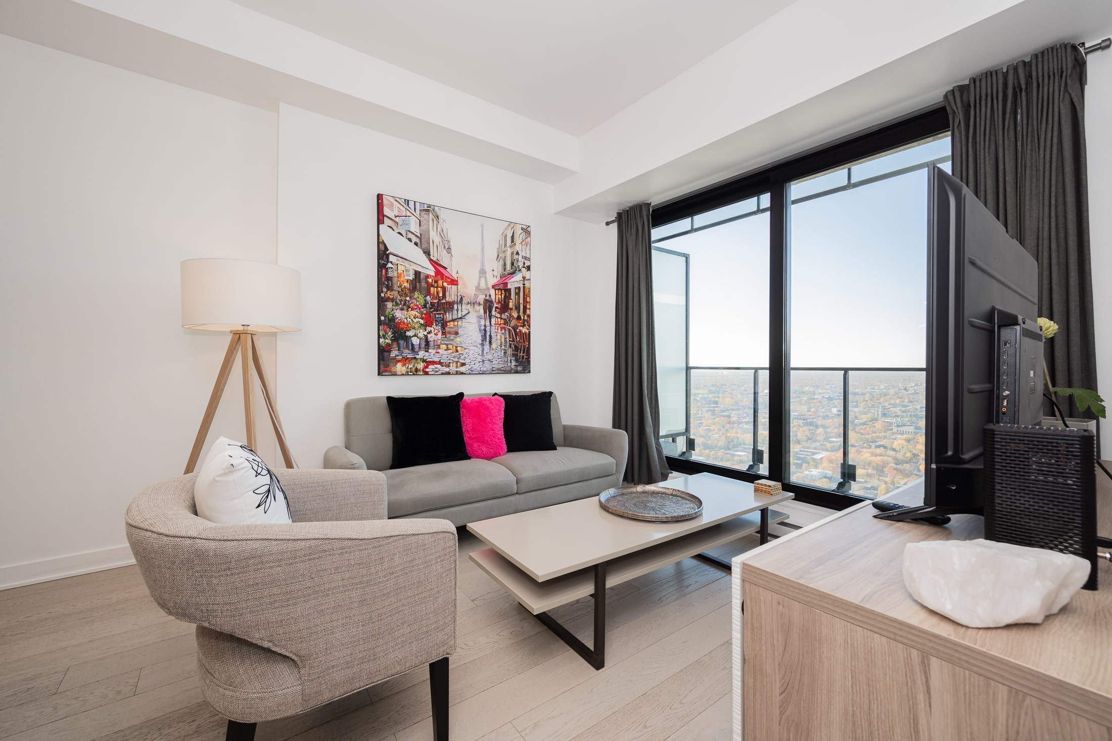 tour-des-canadiens4411_living_room_3